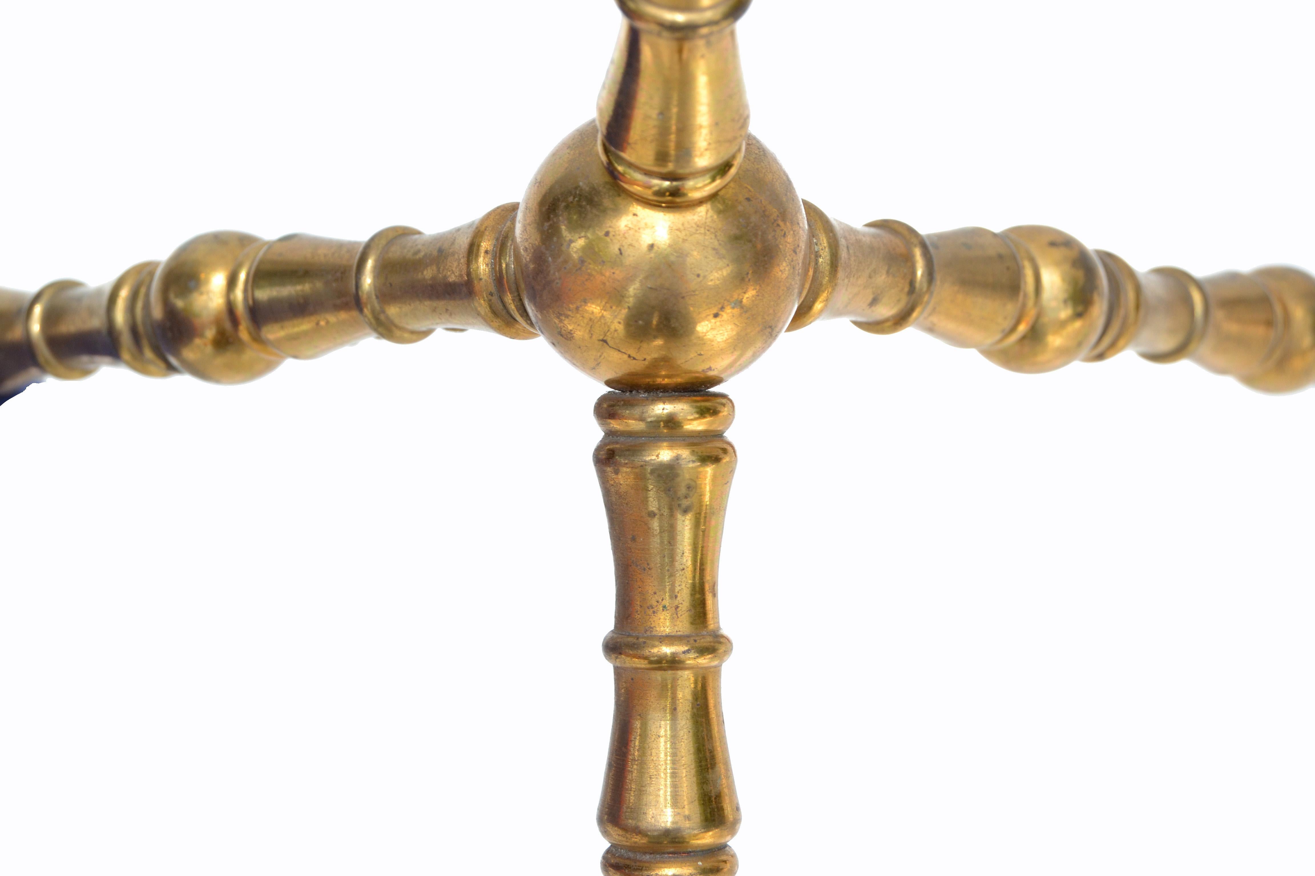 Mid-20th Century French Neoclassical Bronze and Brass Maison Baguès Floor Lamp, 1950 For Sale