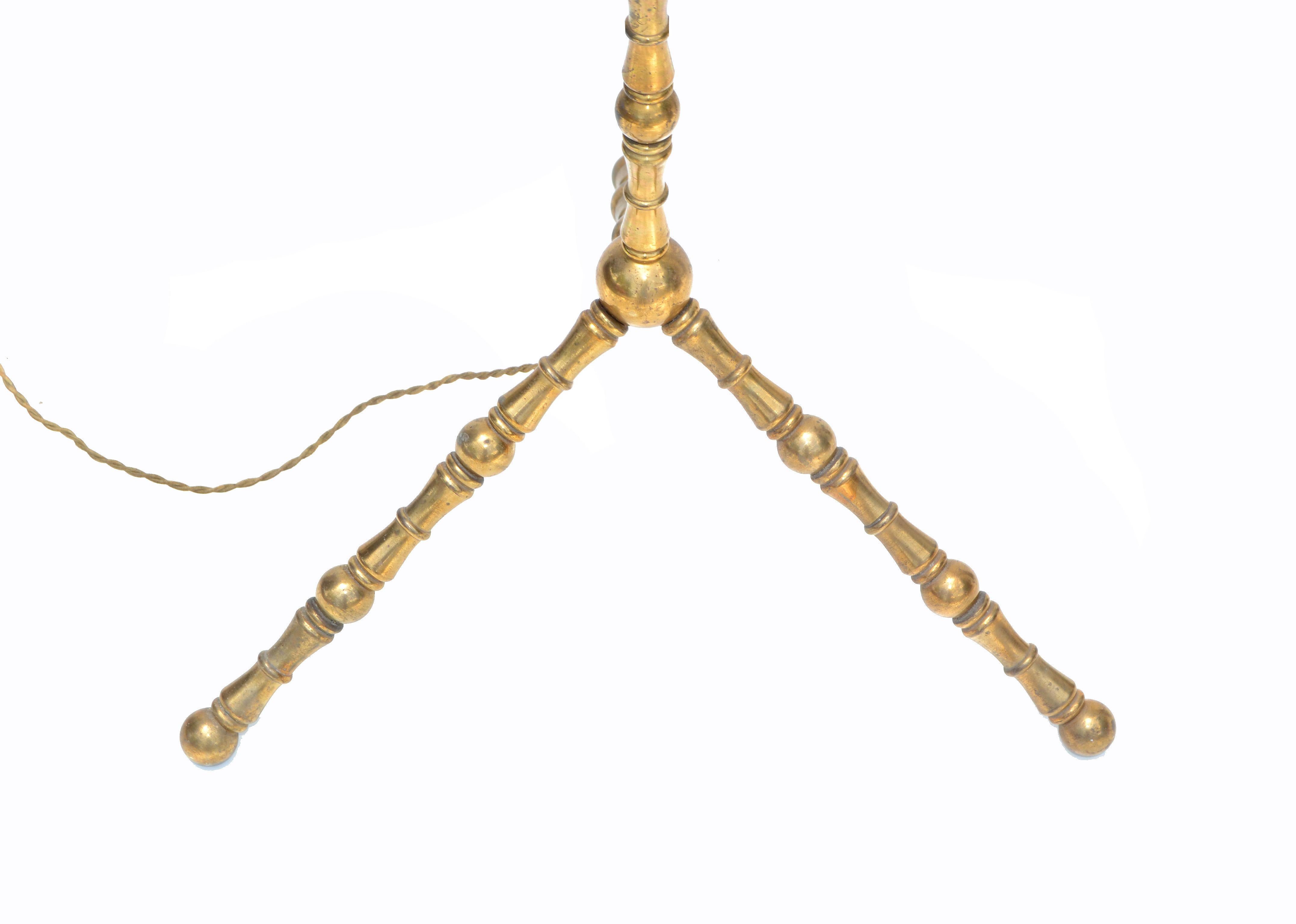 French Neoclassical Bronze and Brass Maison Baguès Floor Lamp, 1950 For Sale 2