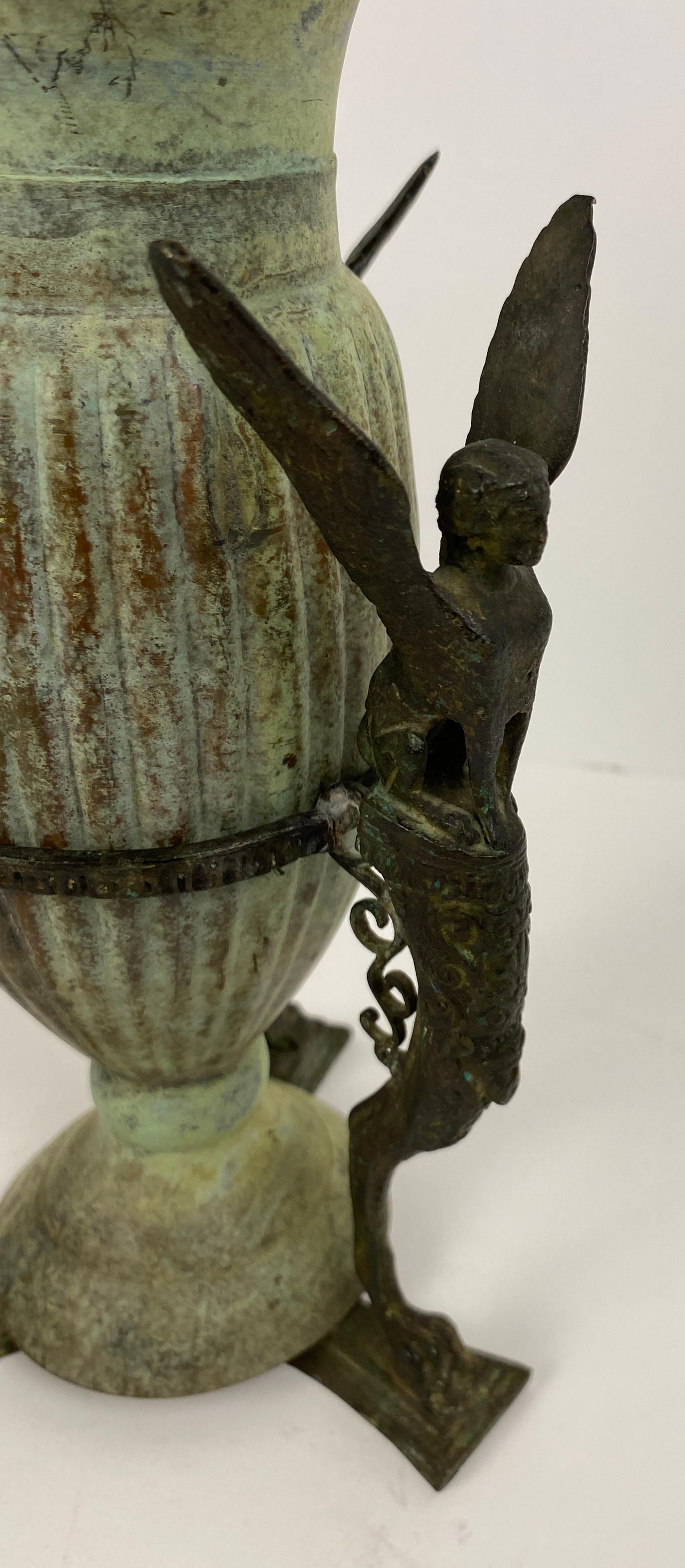 Jarrón neoclásico francés de bronce en venta 3