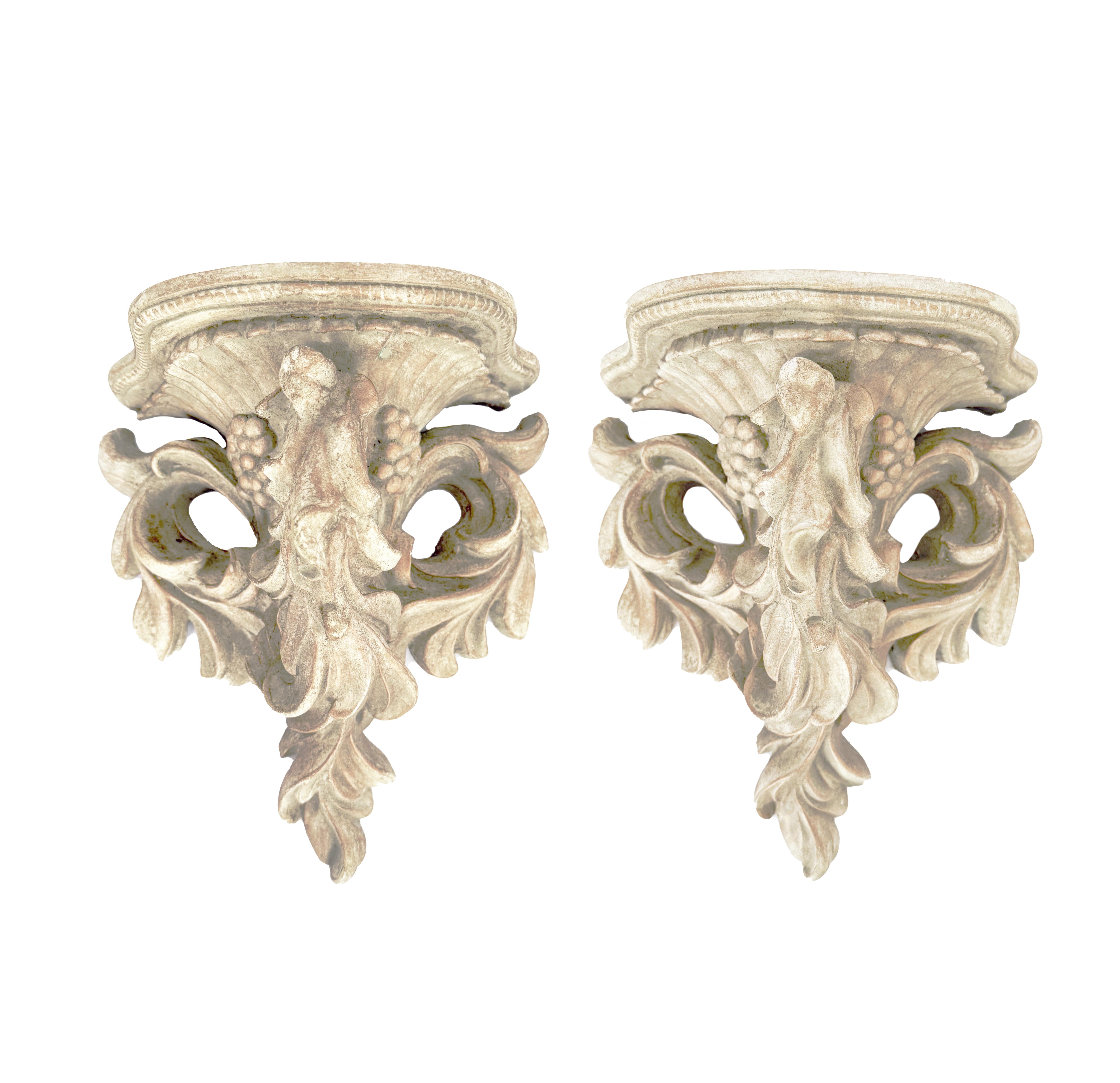 Mensole da parete da giardino neoclassiche francesi in pietra fusa in vendita 3