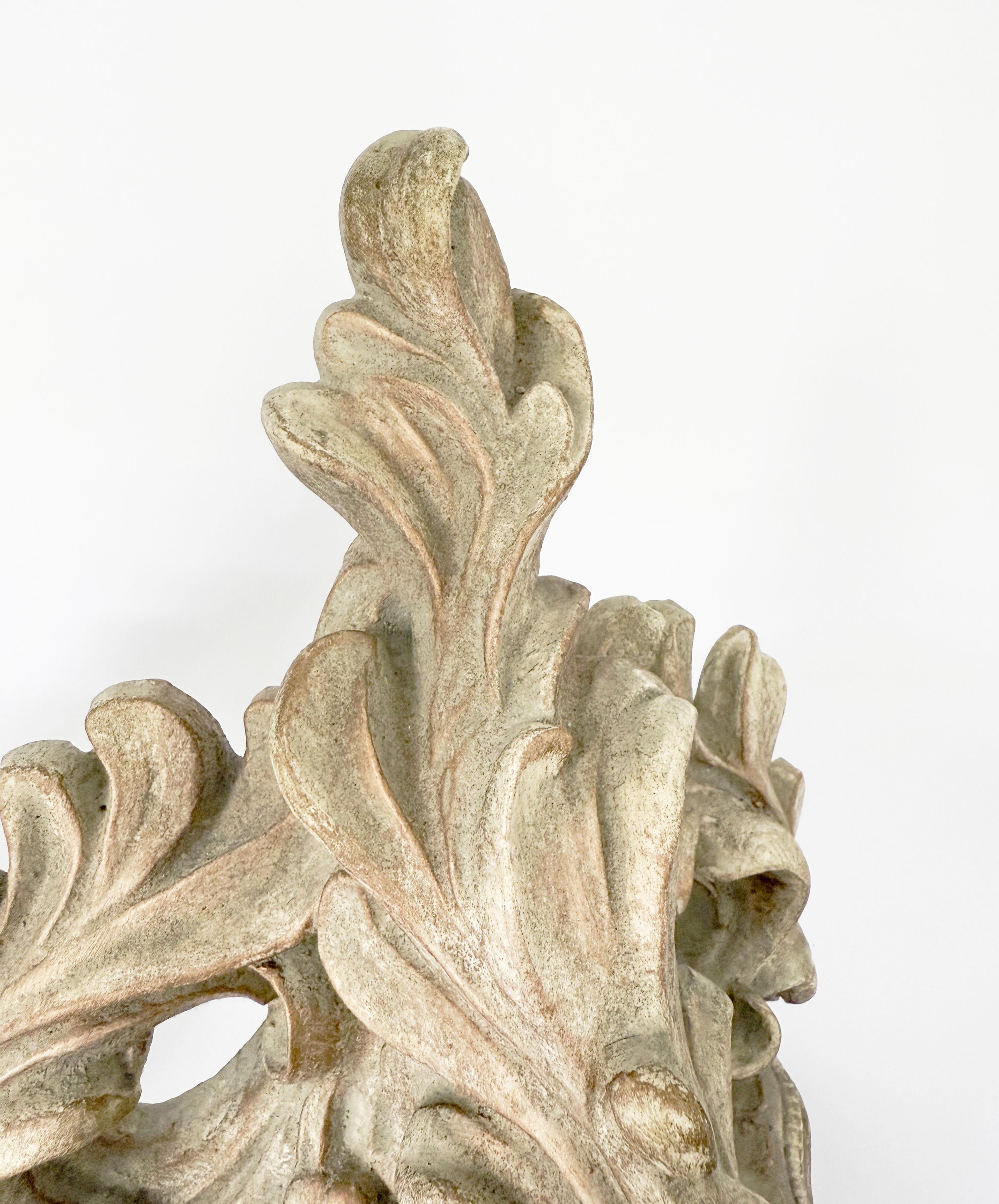 Francese Mensole da parete da giardino neoclassiche francesi in pietra fusa in vendita