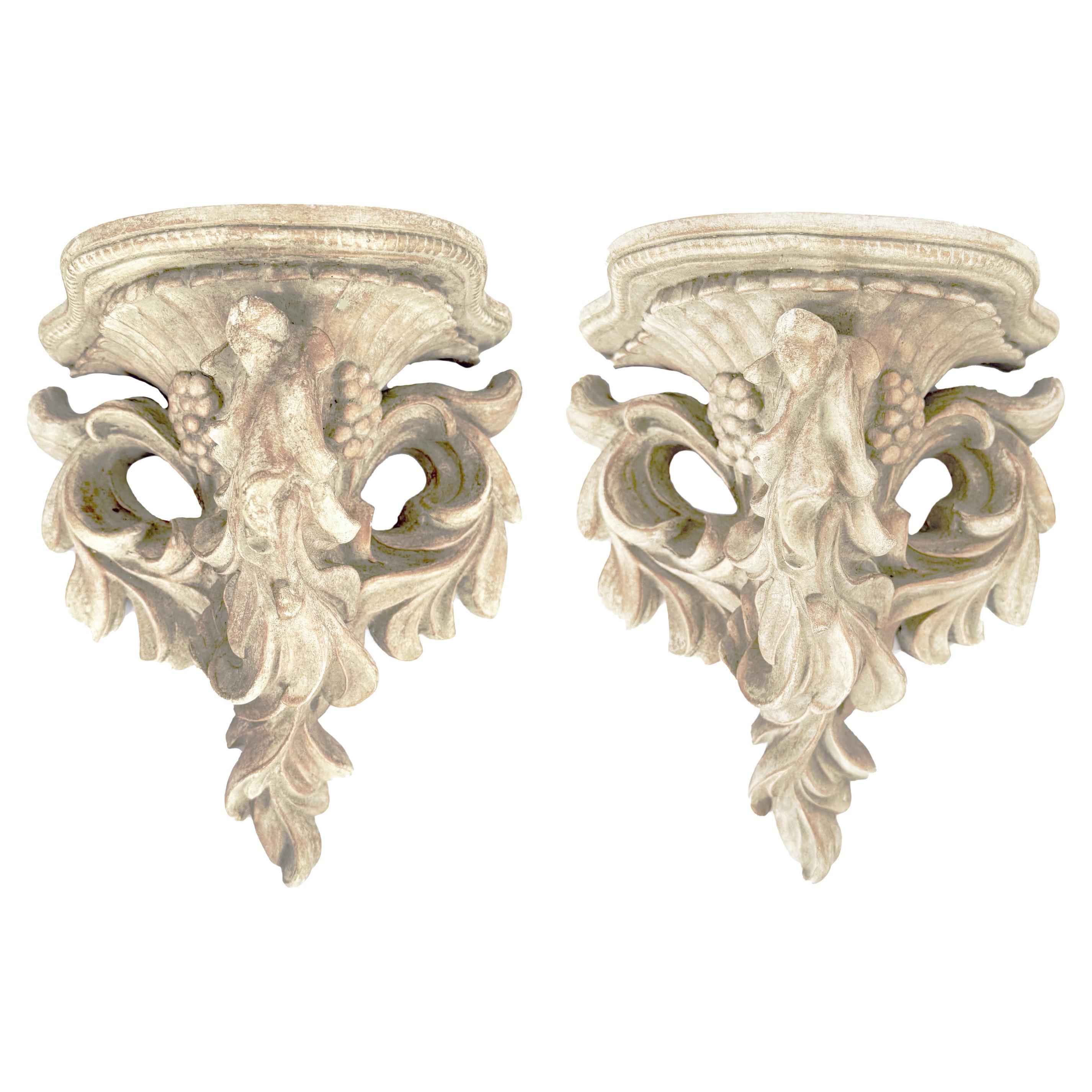 Supports muraux de jardin en pierre moulée de style néoclassique français Étagères