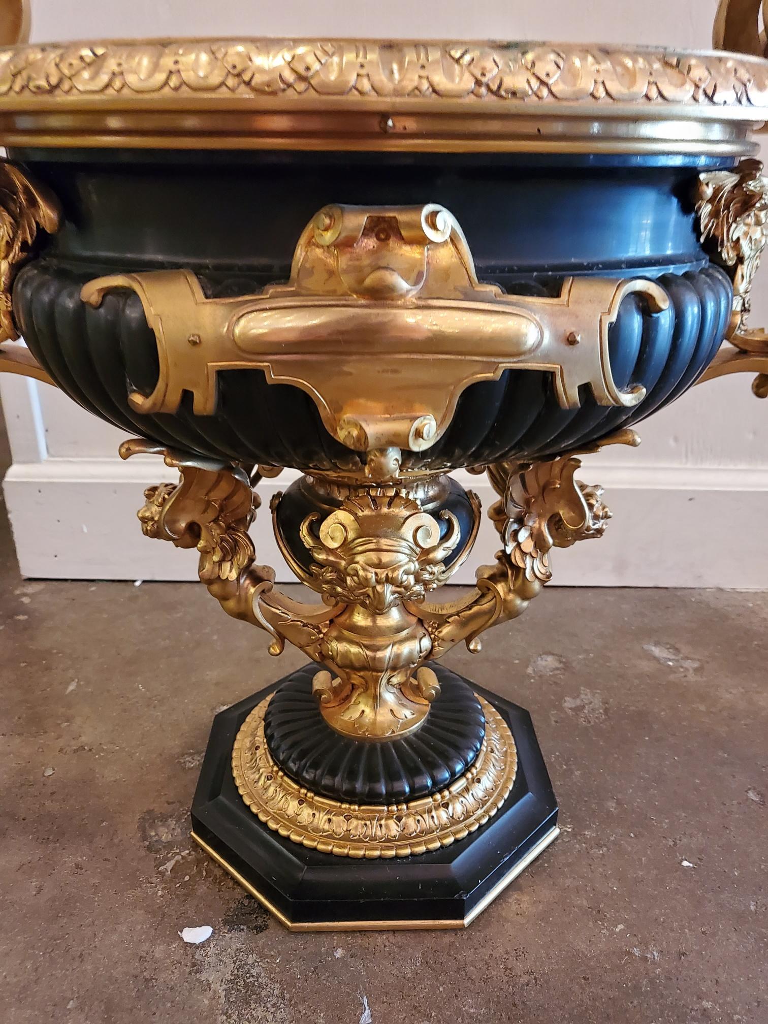 French Neoclassical Centerpiece  In Excellent Condition For Sale In Dallas, TX