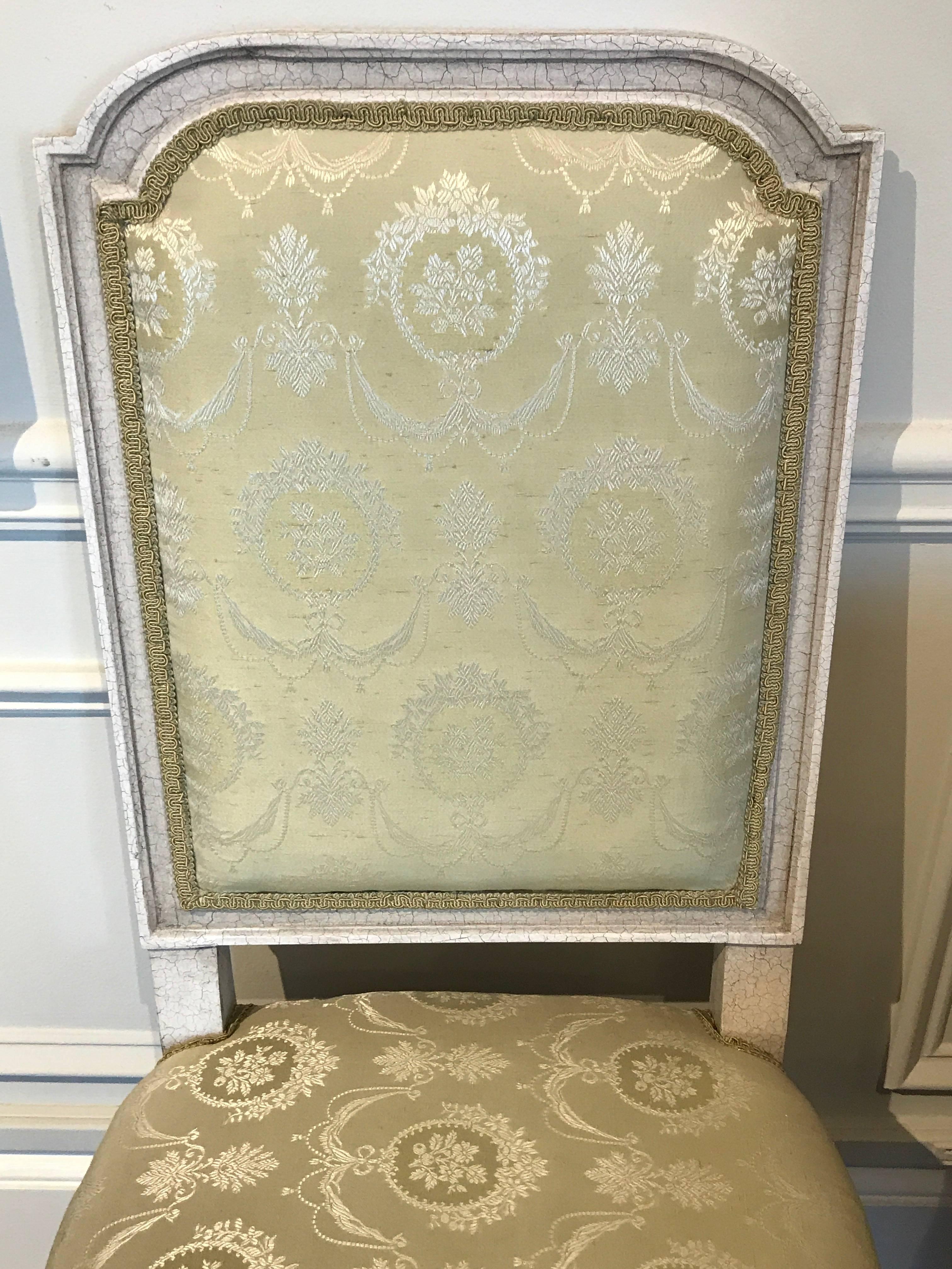 Panchina francese neoclassica dipinta di crema In condizioni buone in vendita a West Palm Beach, FL