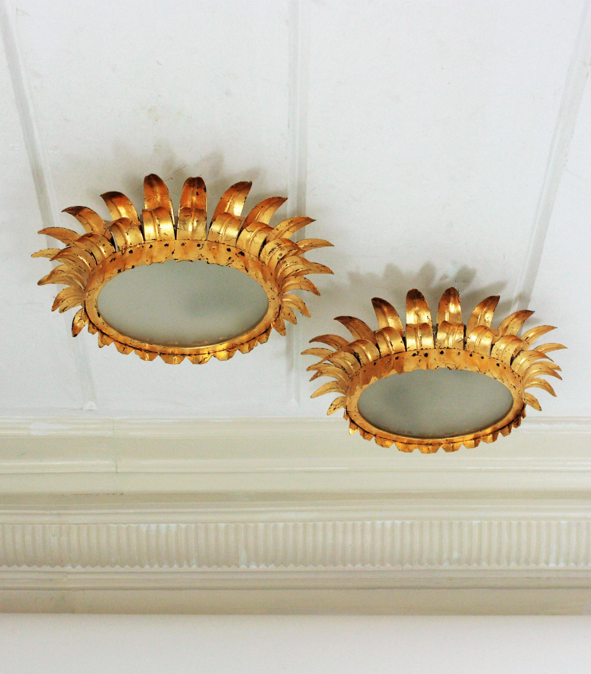 French Neoclassical Crown Sunburst Flush Mounts in Gilt Iron, Pair In Good Condition In Barcelona, ES