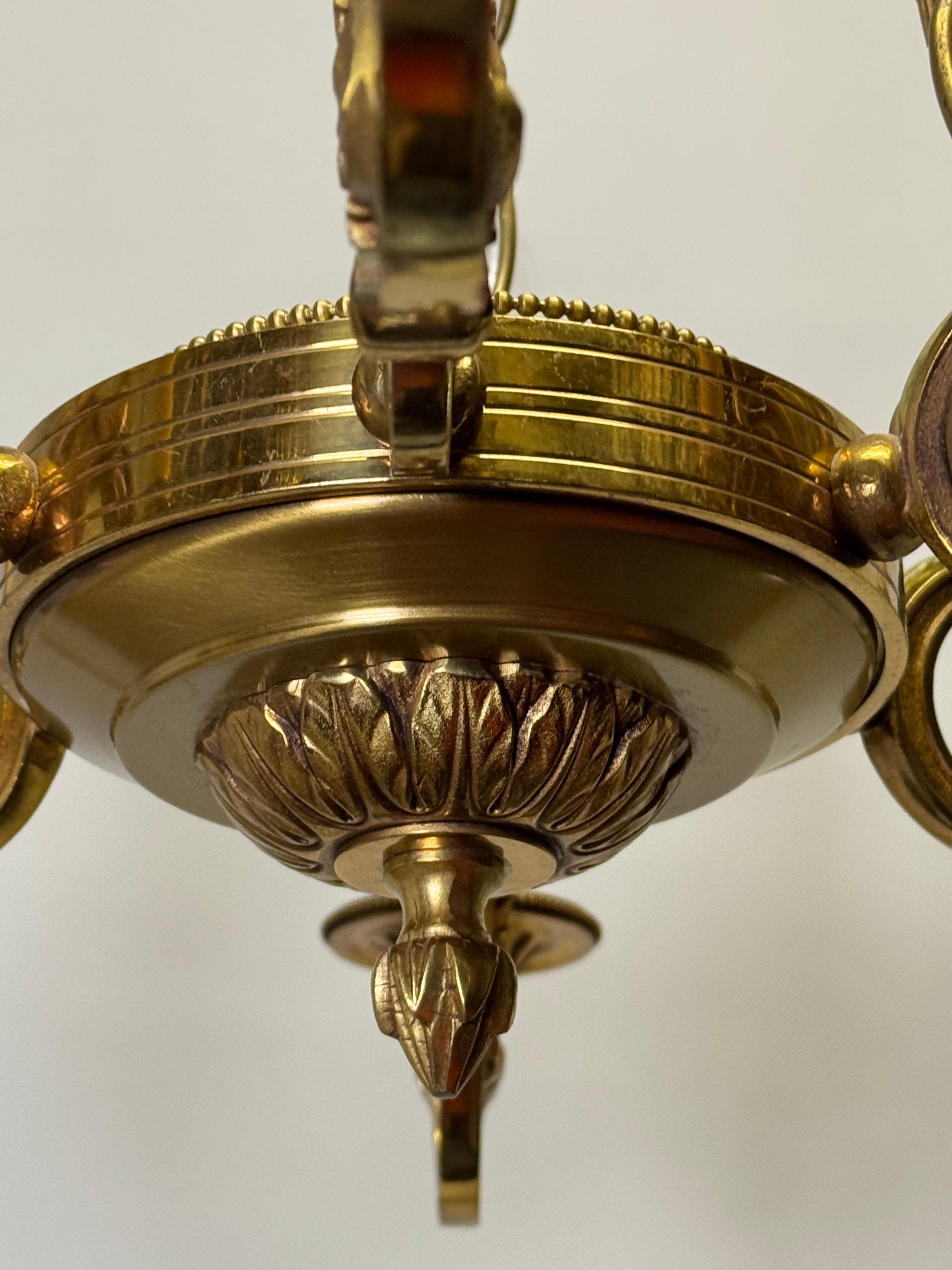 Französischer Kronleuchter im neoklassizistischen Empire-Stil aus Bronze von Lucien Gau, 1970er Jahre im Zustand „Hervorragend“ im Angebot in Warsaw, PL