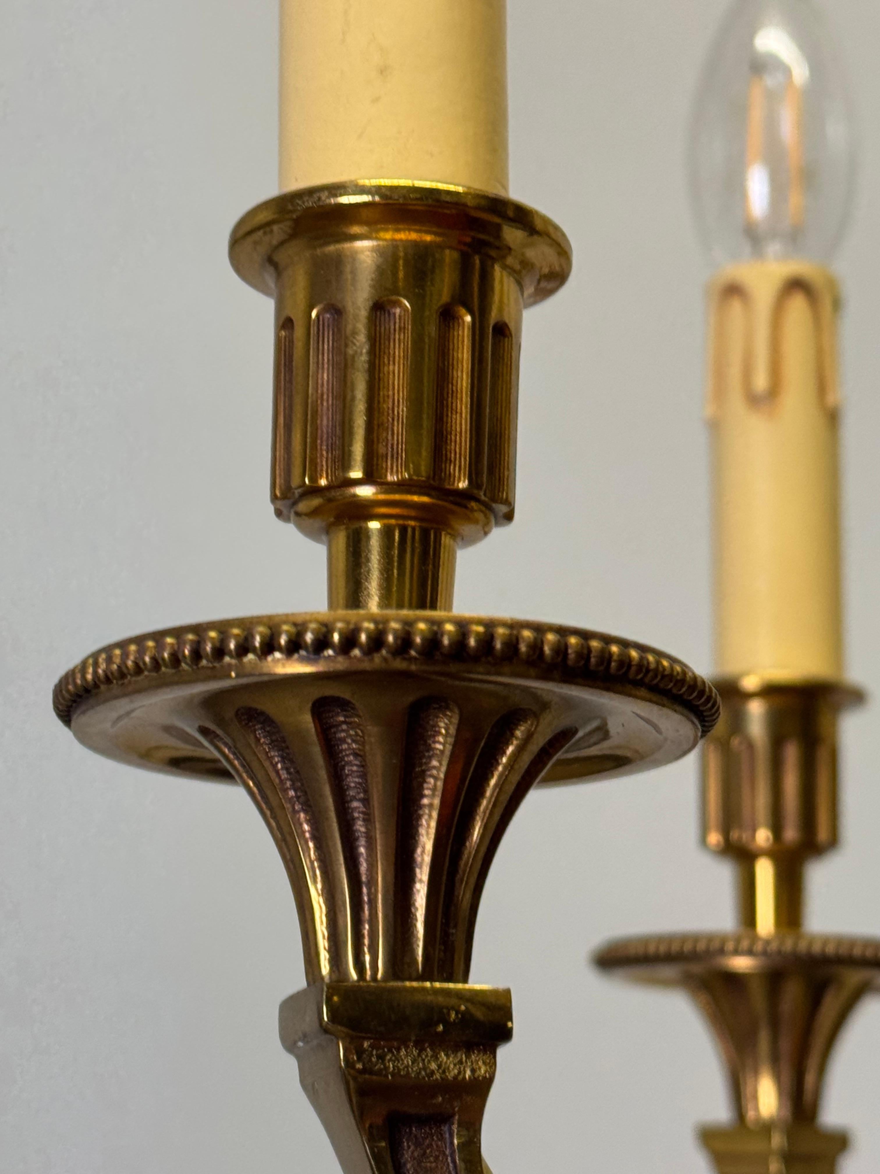 Französischer Kronleuchter im neoklassizistischen Empire-Stil aus Bronze von Lucien Gau, 1970er Jahre im Angebot 1