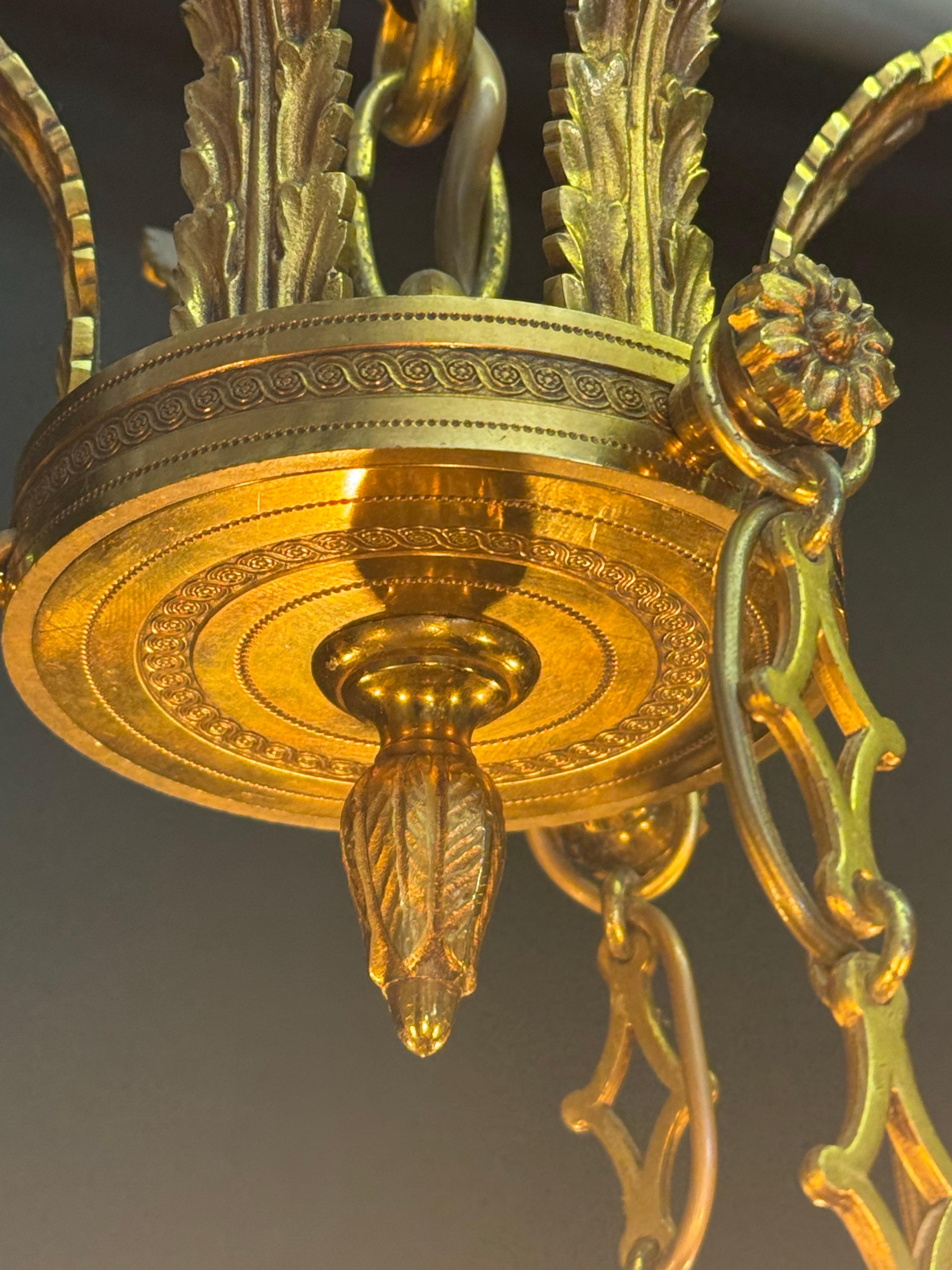 Lampadario neoclassico francese in stile impero, finitura bronzo e crepe, anni '70 in vendita 3