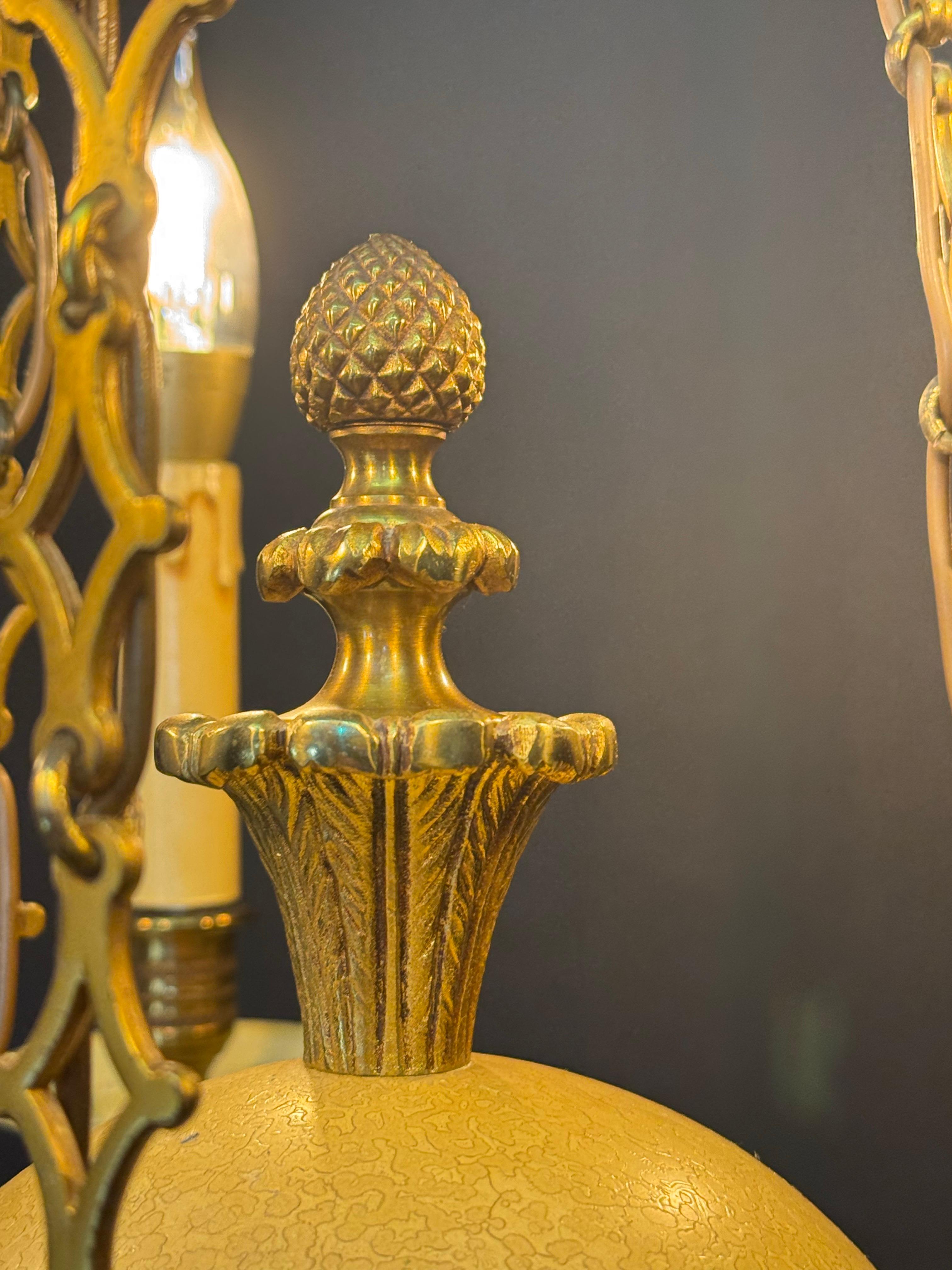 Lampadario neoclassico francese in stile impero, finitura bronzo e crepe, anni '70 in vendita 4