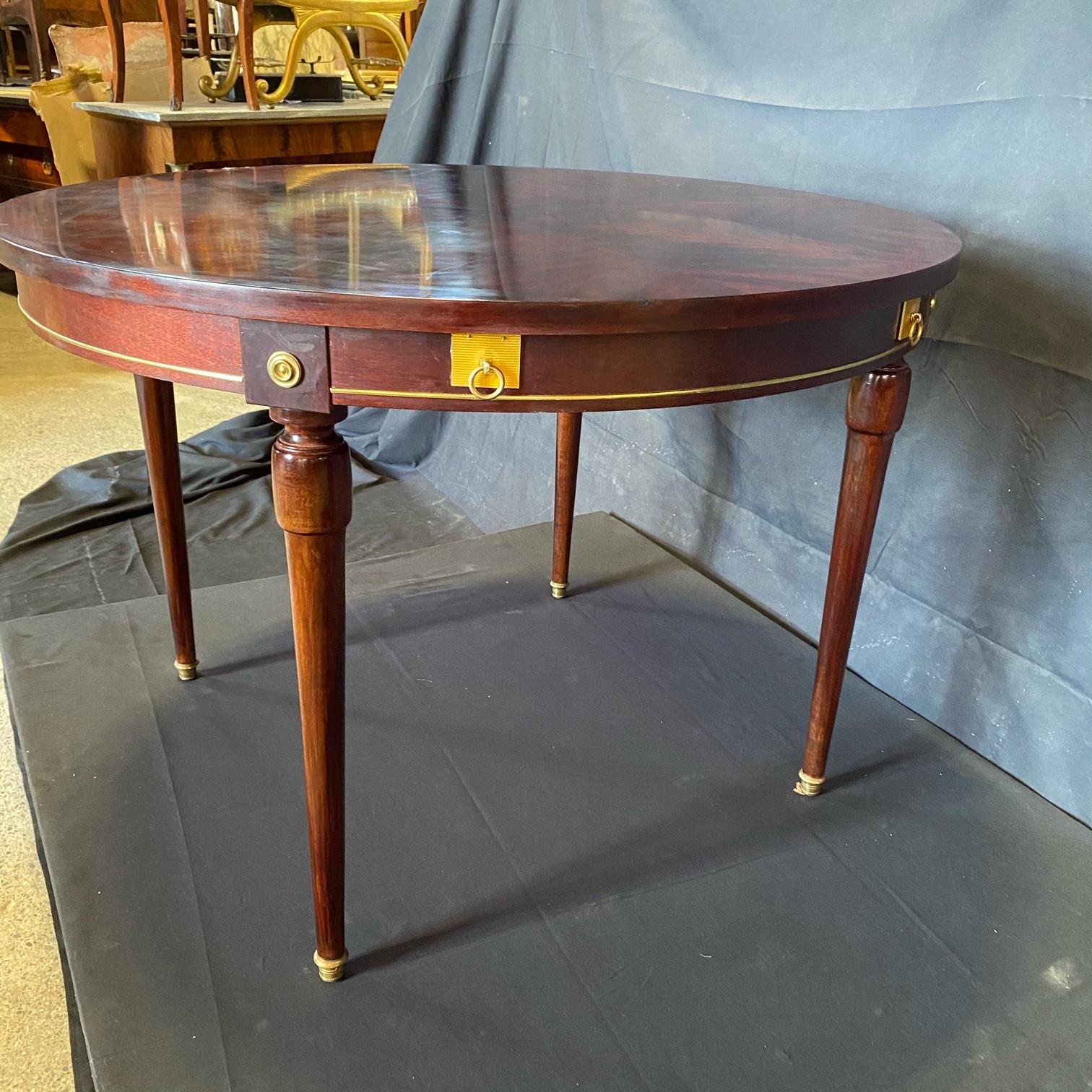 French Neoclassical Empire Style Round Side Table Dining Table  In Good Condition In Hopewell, NJ