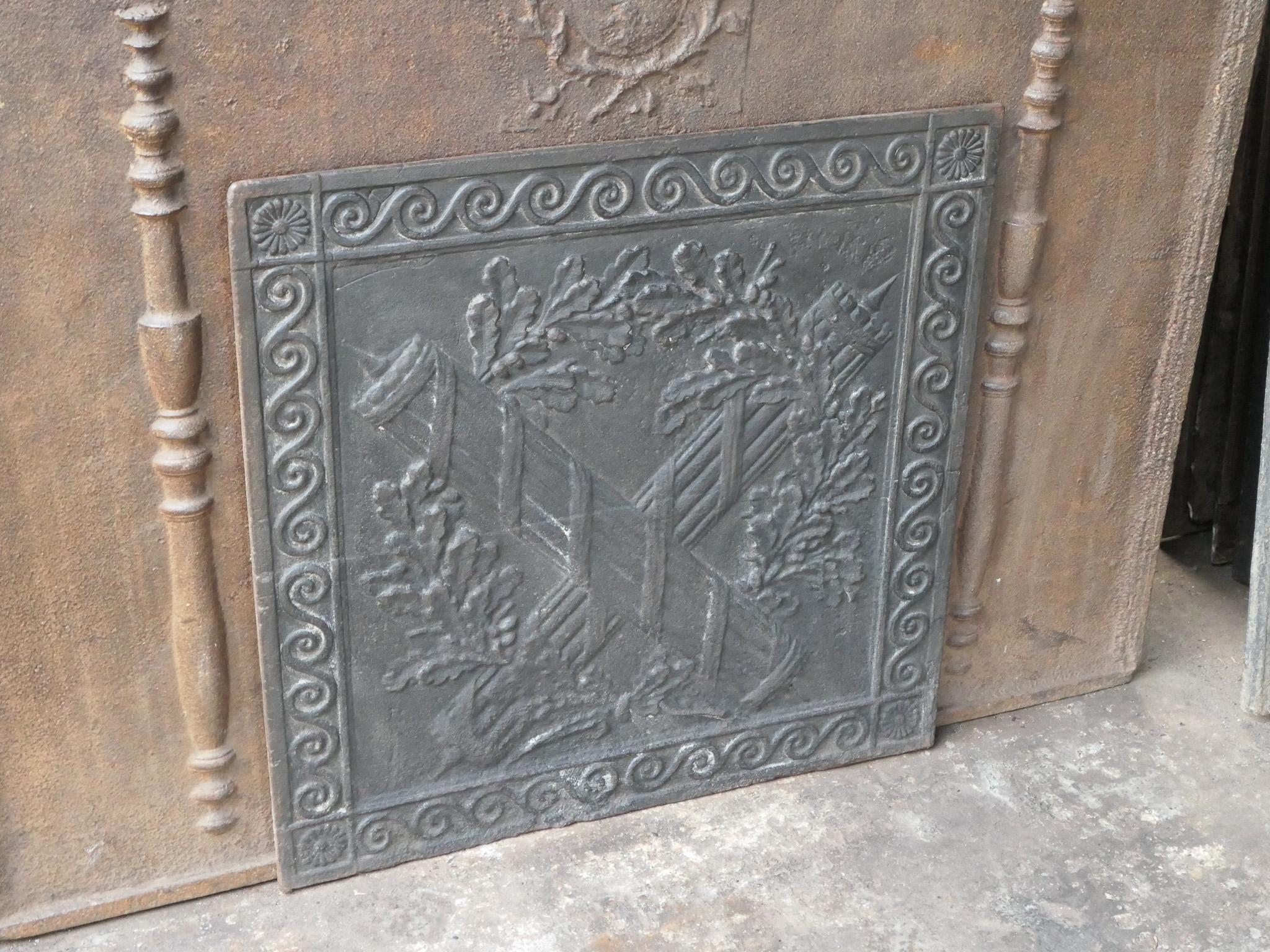 French Neoclassical 'Fasces' Fireback / Backsplash, 18th-19th Century In Good Condition For Sale In Soest, NL