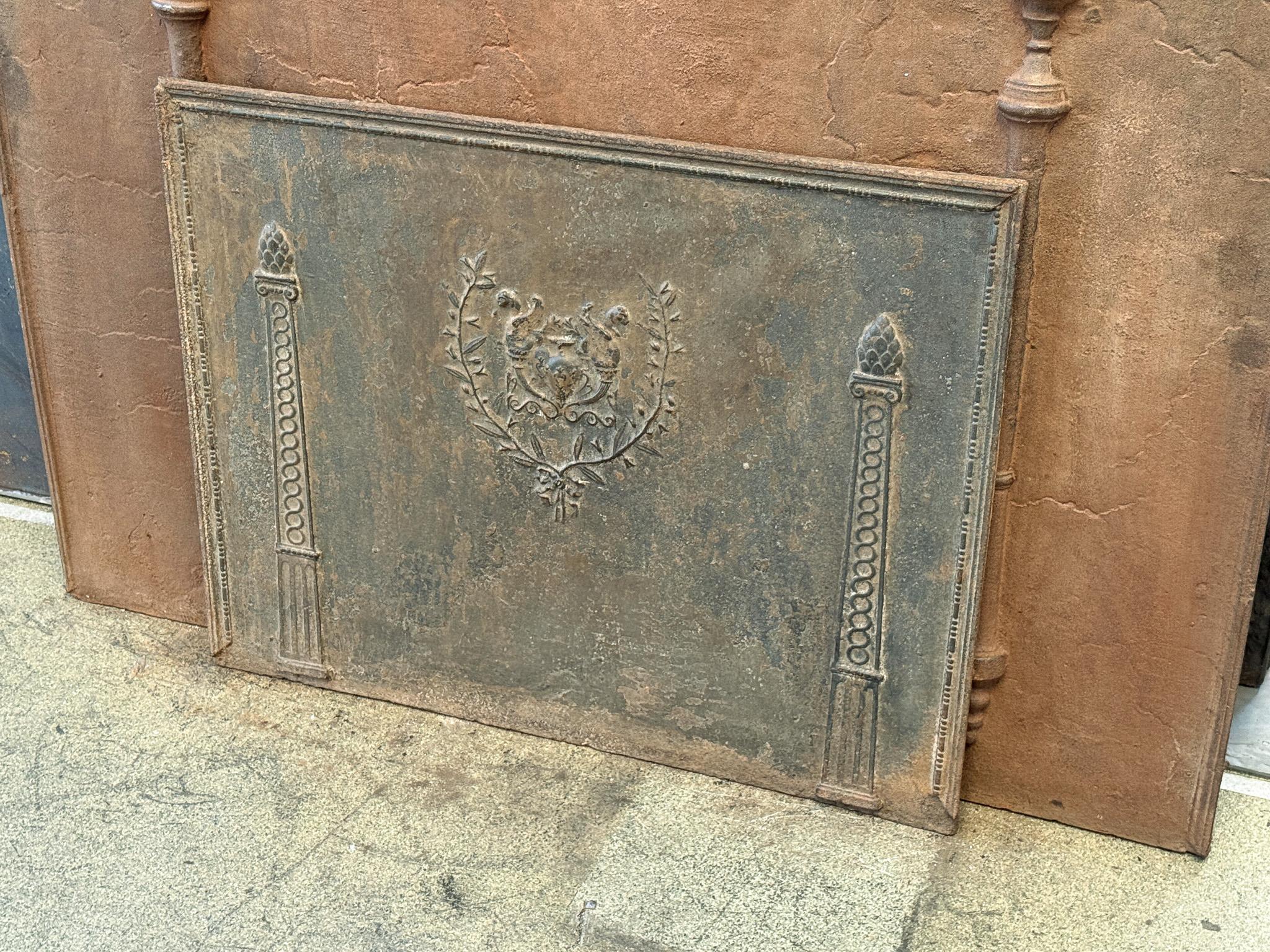 Neoclassico Rivestimento per camino neoclassico francese, 18° - 19° secolo in vendita