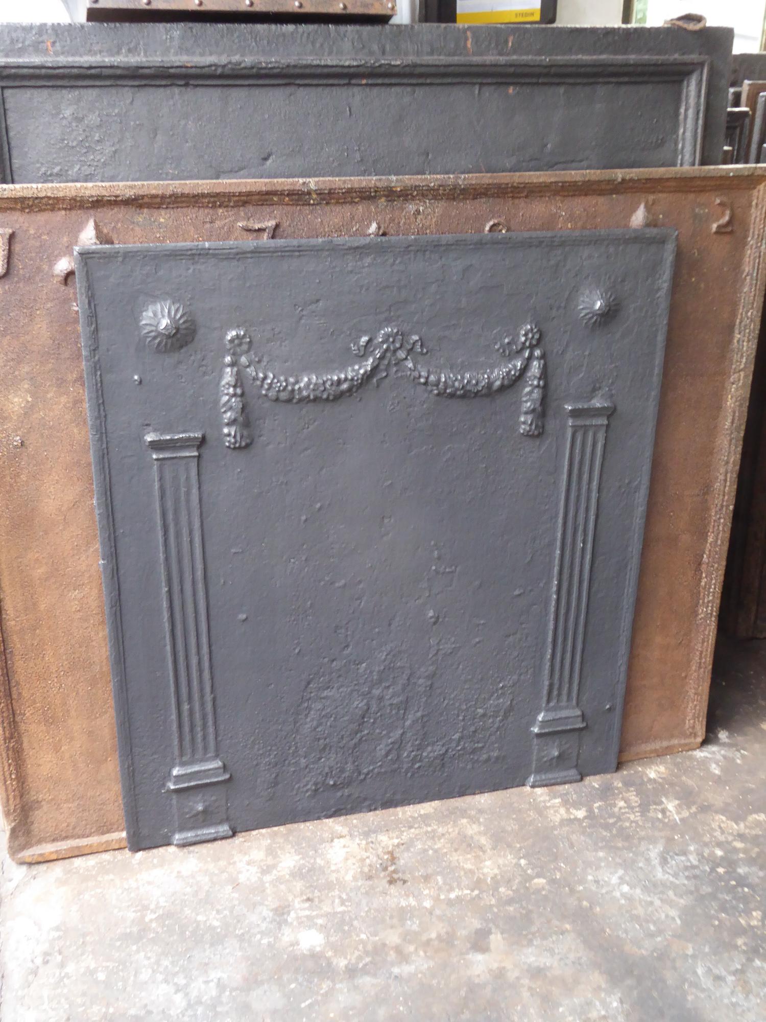 French Neoclassical Fireback with 'Pillars of Freedom', 19th Century 3