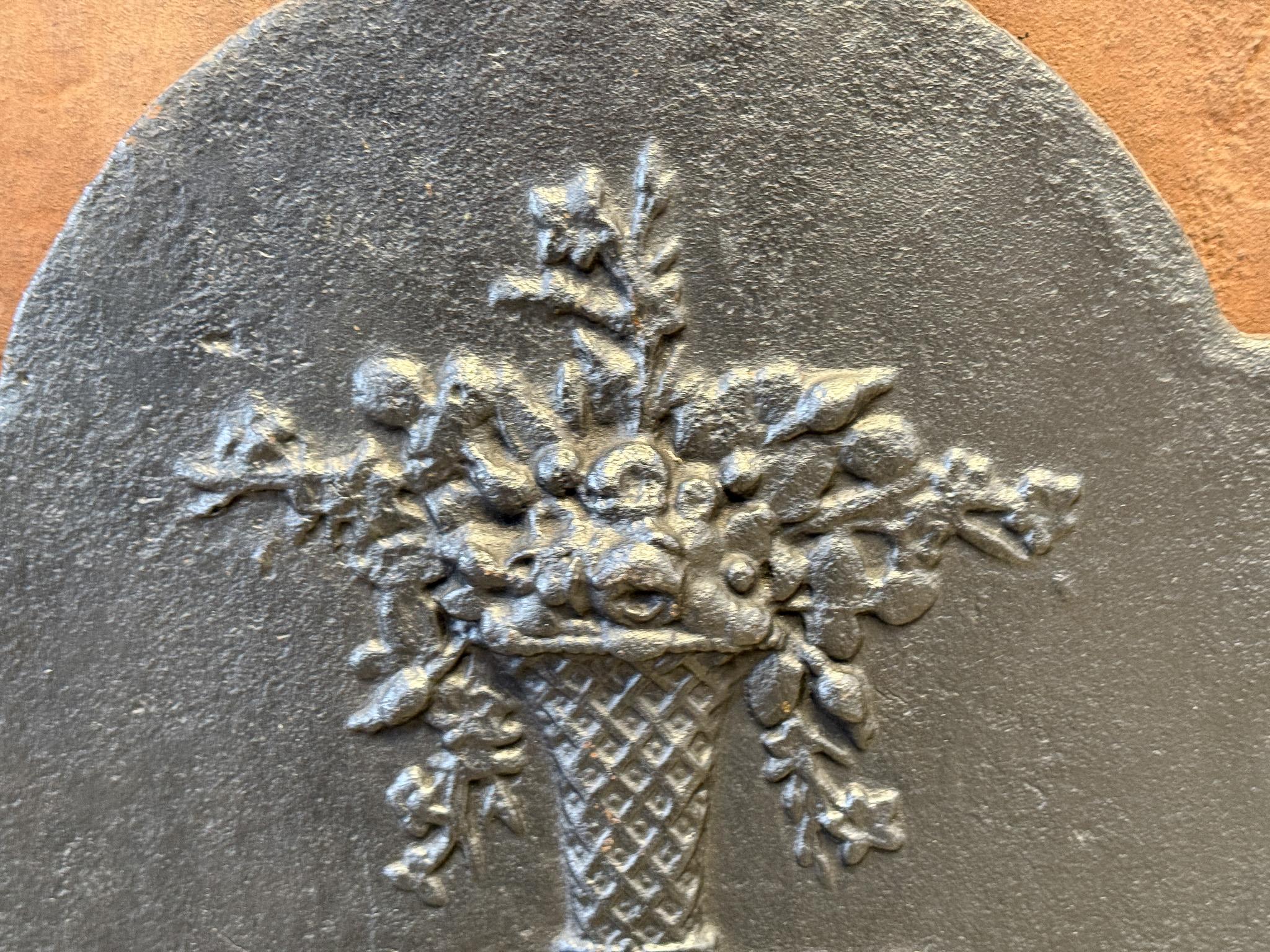 French Neoclassical 'Flower Basket' Fireback / Backsplash, Early 19th Century For Sale 2