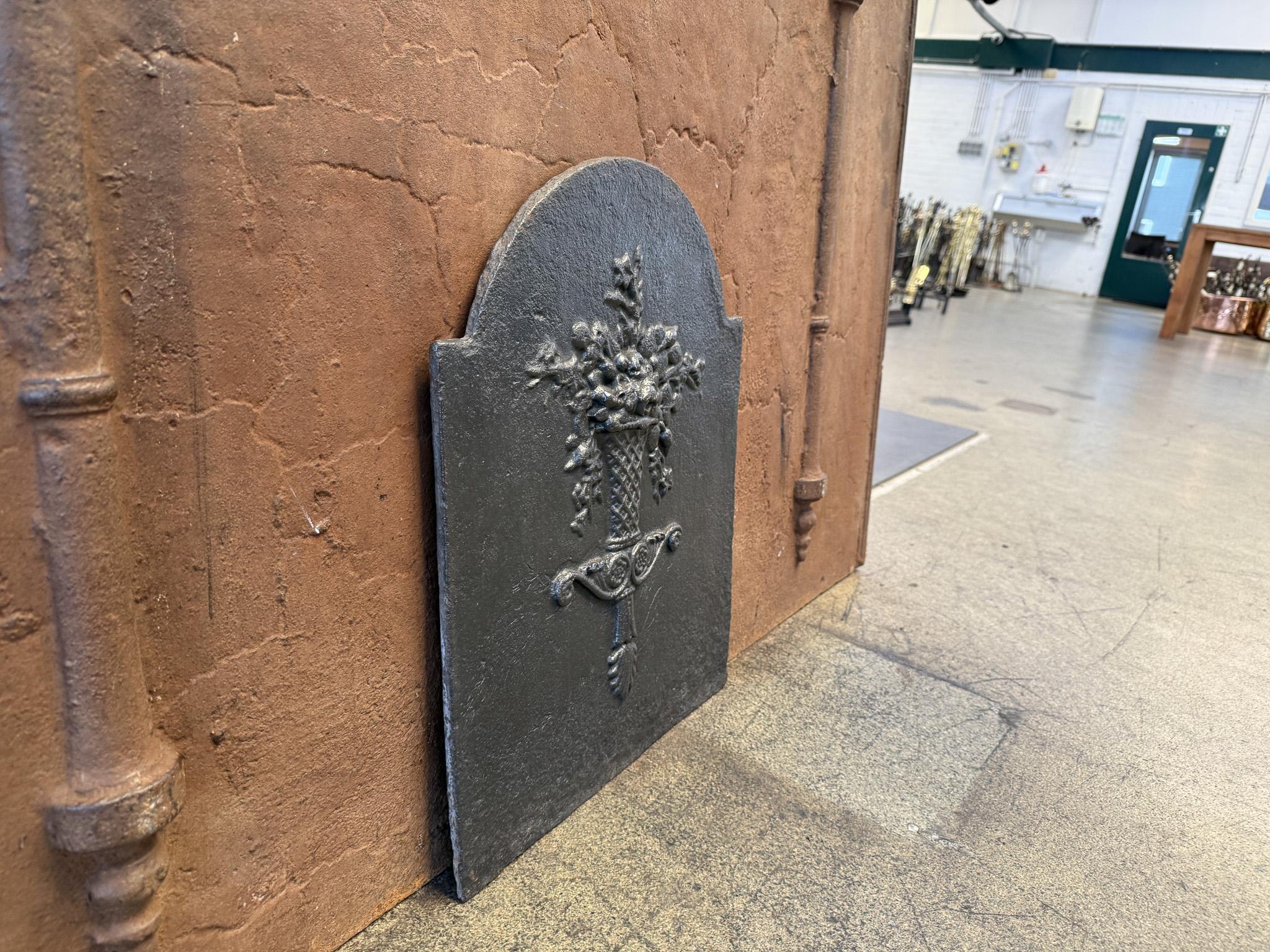 French Neoclassical 'Flower Basket' Fireback / Backsplash, Early 19th Century For Sale 3