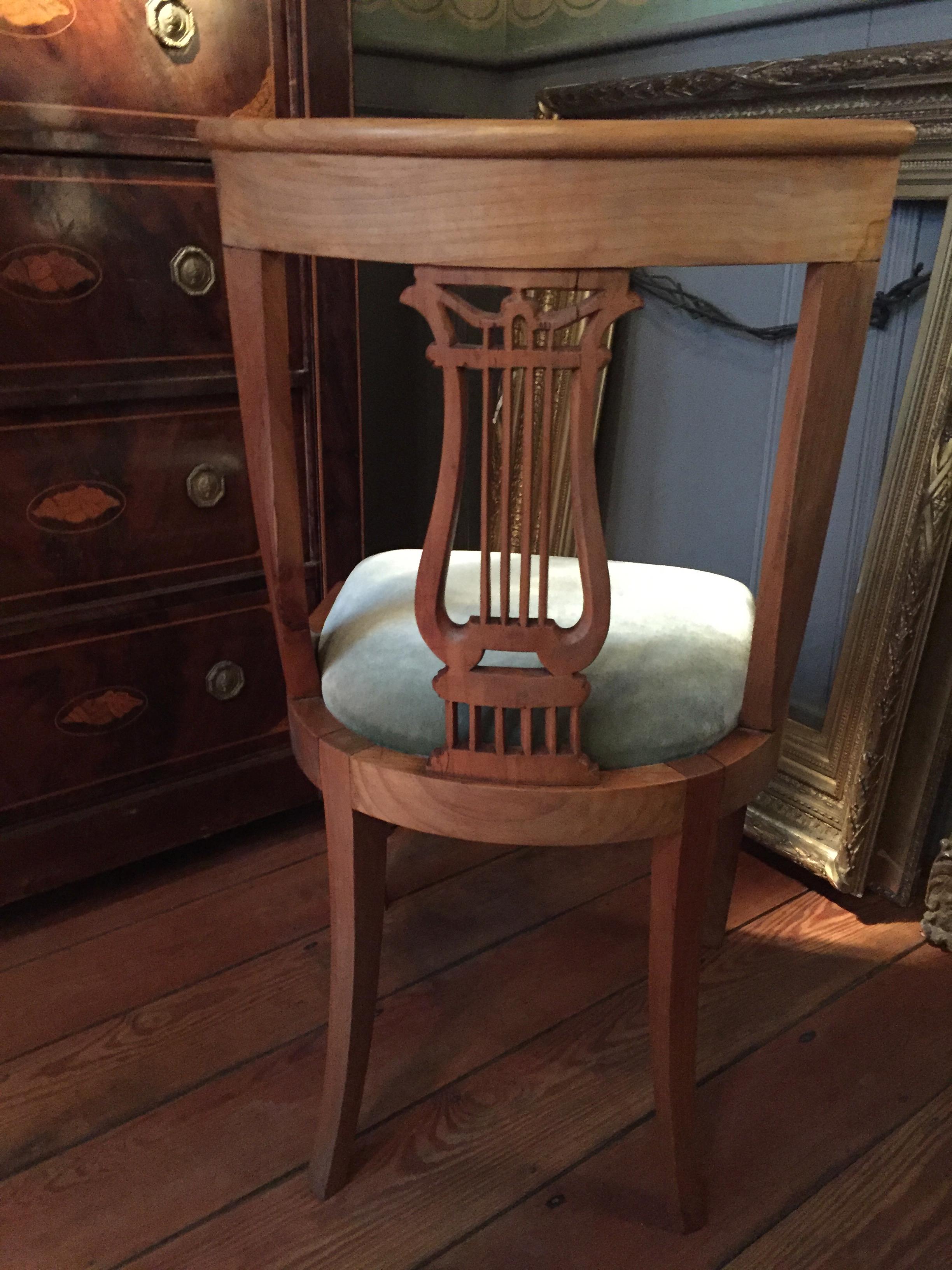 French Neoclassical Fruitwood Lyre Back Chairs with Falcon Heads For Sale 10