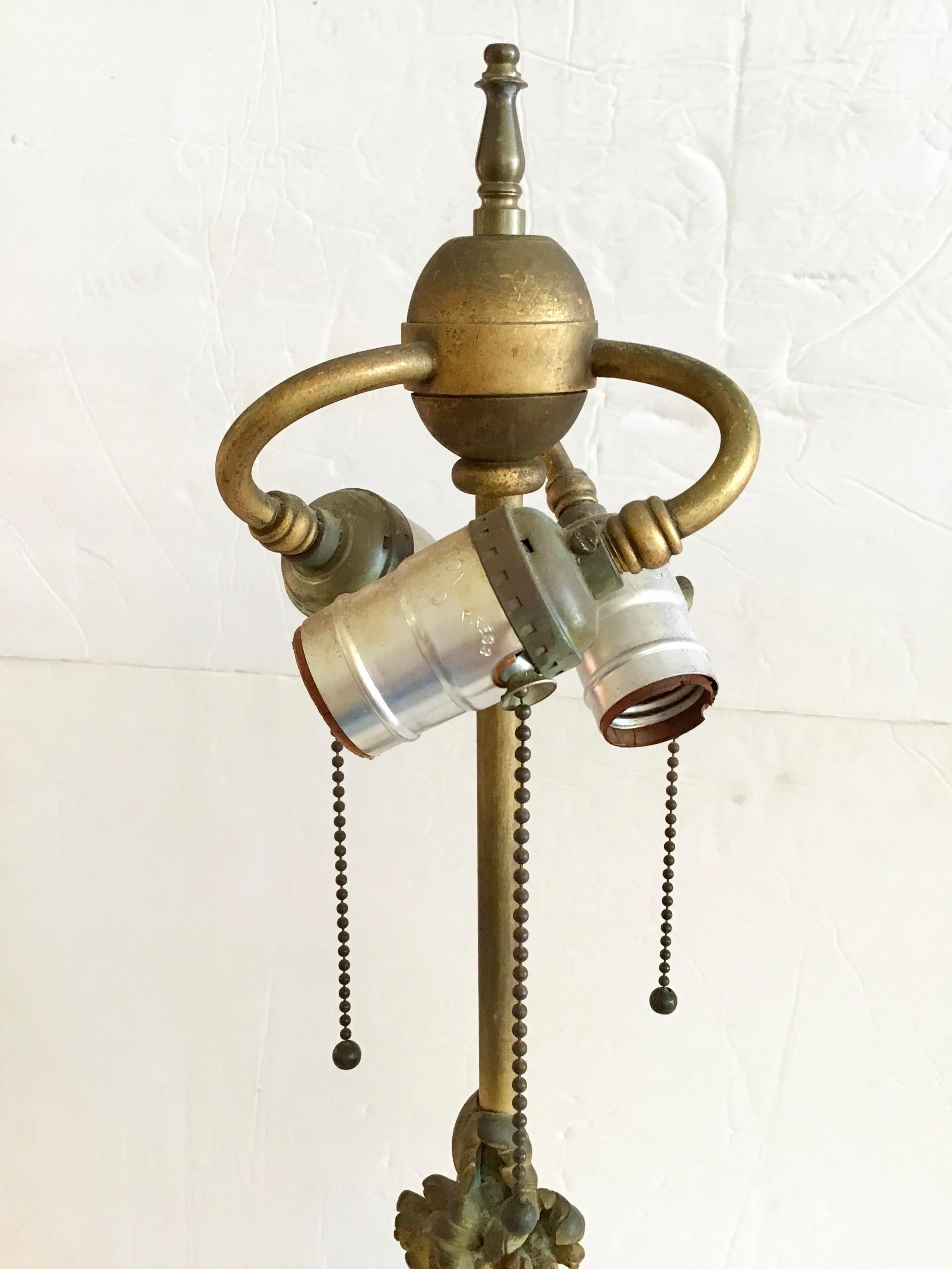 French Neoclassical Gilt Bronze and Marble Lamp For Sale 2