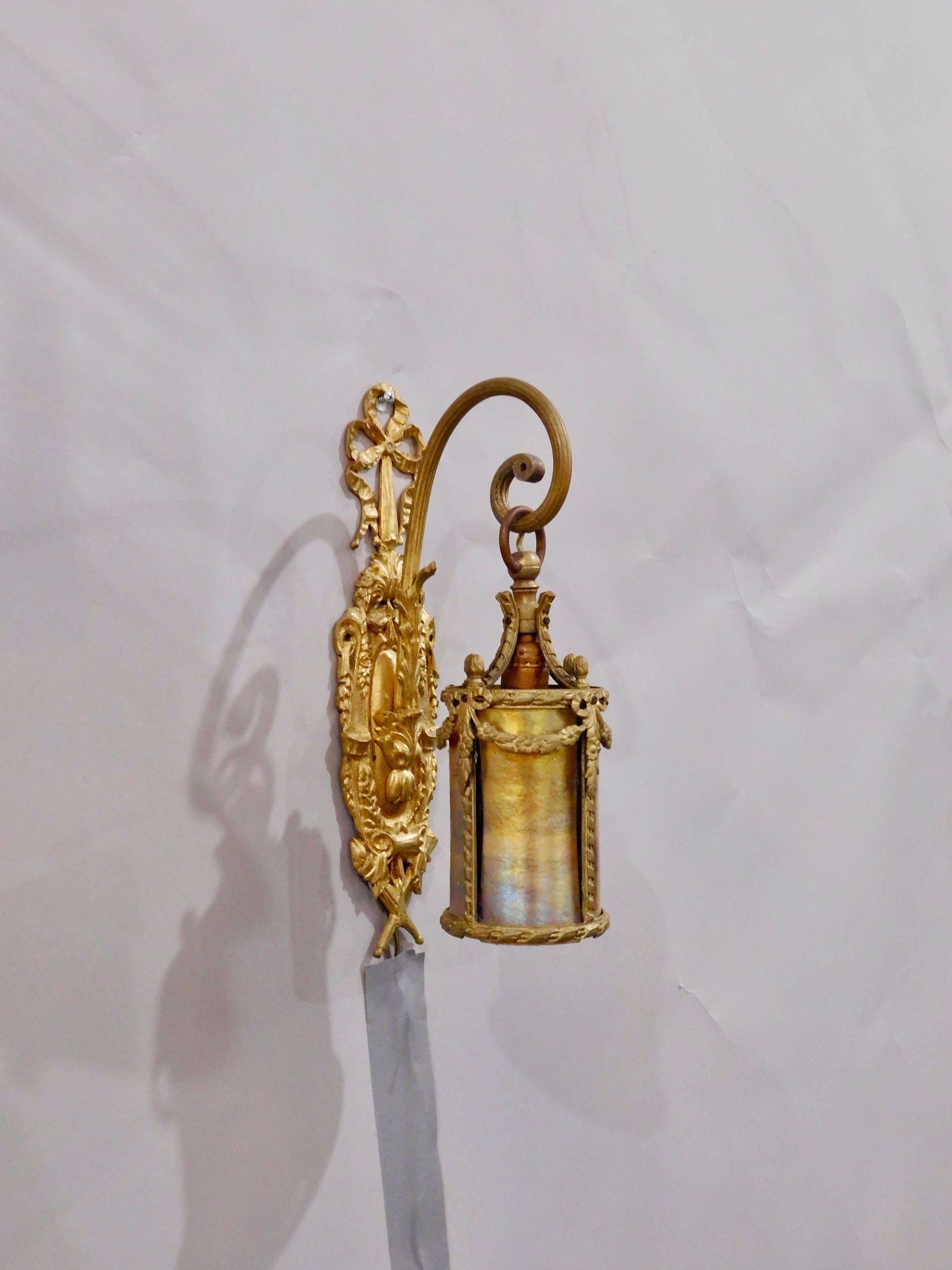 Neoclassical Gilt Bronze and Brass Sconce with Iridescent Shade, France, 1880 In Excellent Condition For Sale In Chicago, IL