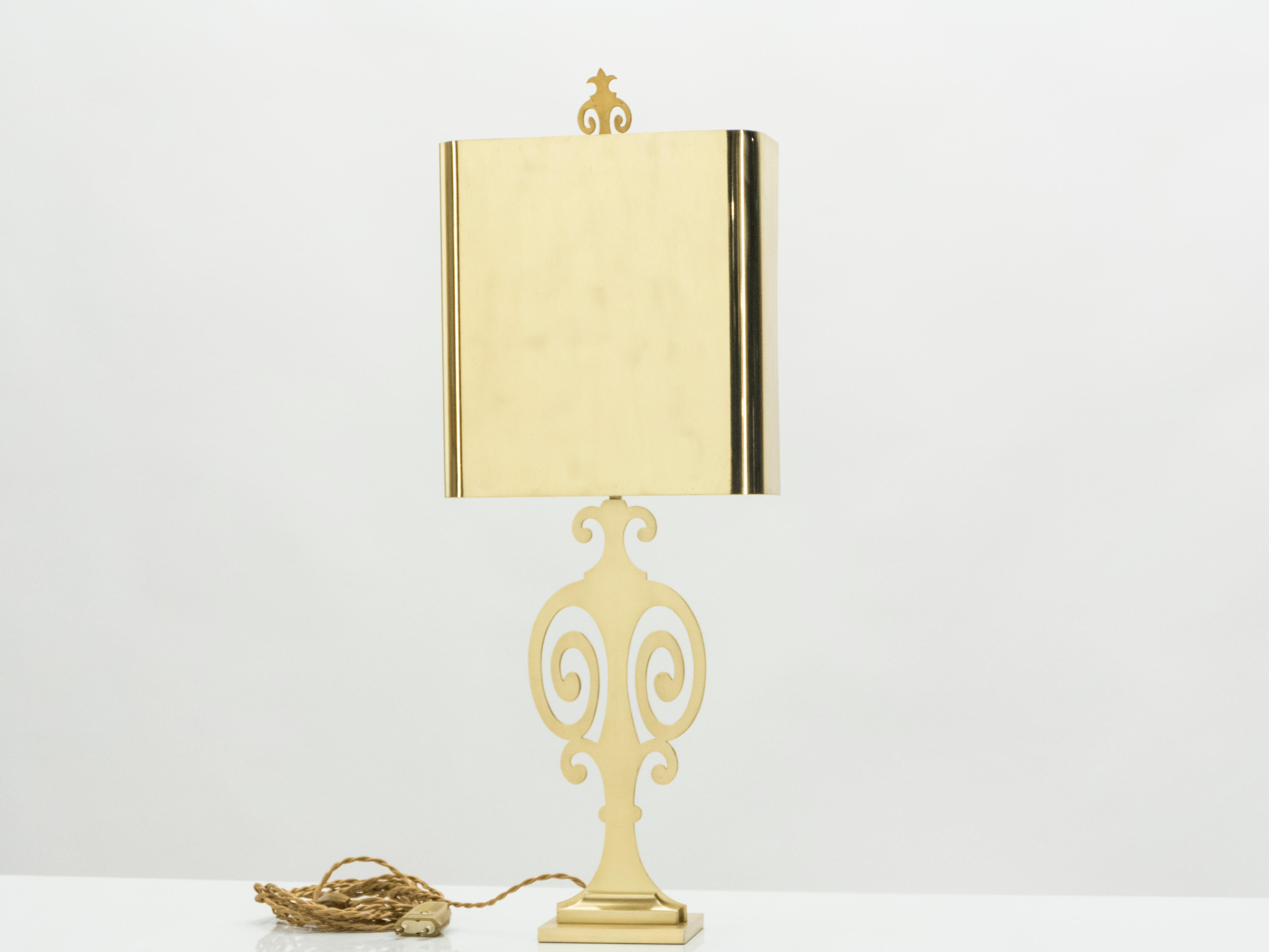 Mid-Century Modern French Neoclassical Maison Charles Brass Lamp, 1970s For Sale