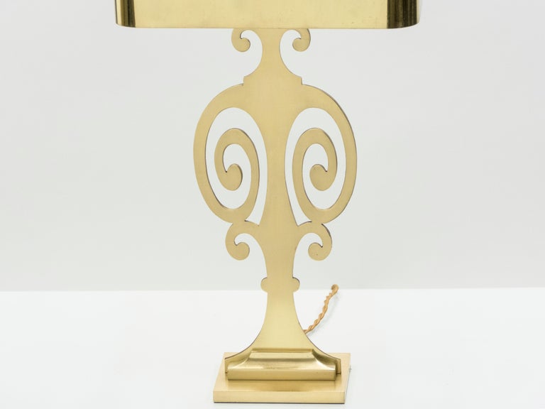 French Neoclassical Maison Charles Brass Lamp, 1970s For Sale 1