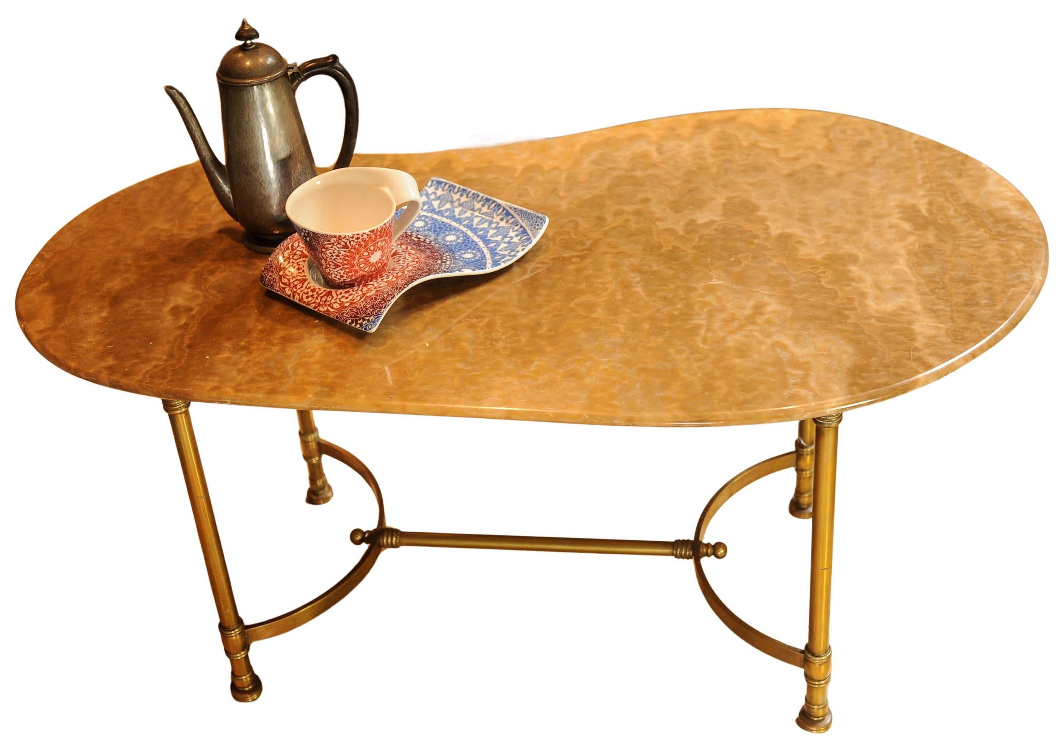 Français Cocktail Tables en marbre et laiton de la Maison Ramsay, de style néoclassique français en vente
