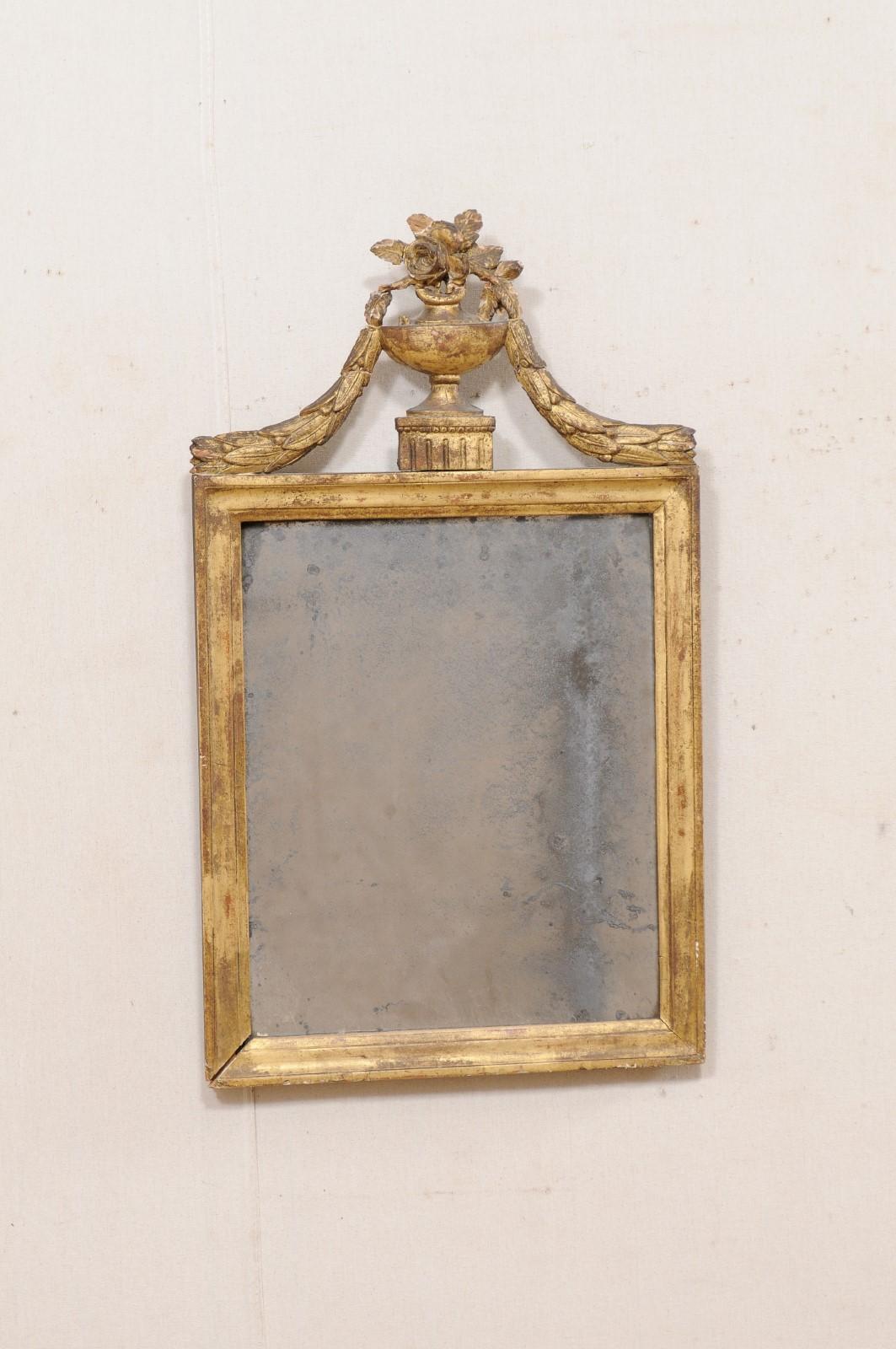 French Neoclassical Mirror w/Urn Carved Crest, Turn of the 18th/19th C In Good Condition In Atlanta, GA