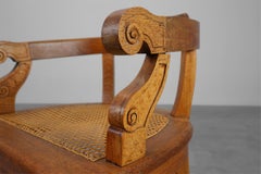 Französischer neoklassischer Eichenstuhl mit Korbsitz, Ende 19.