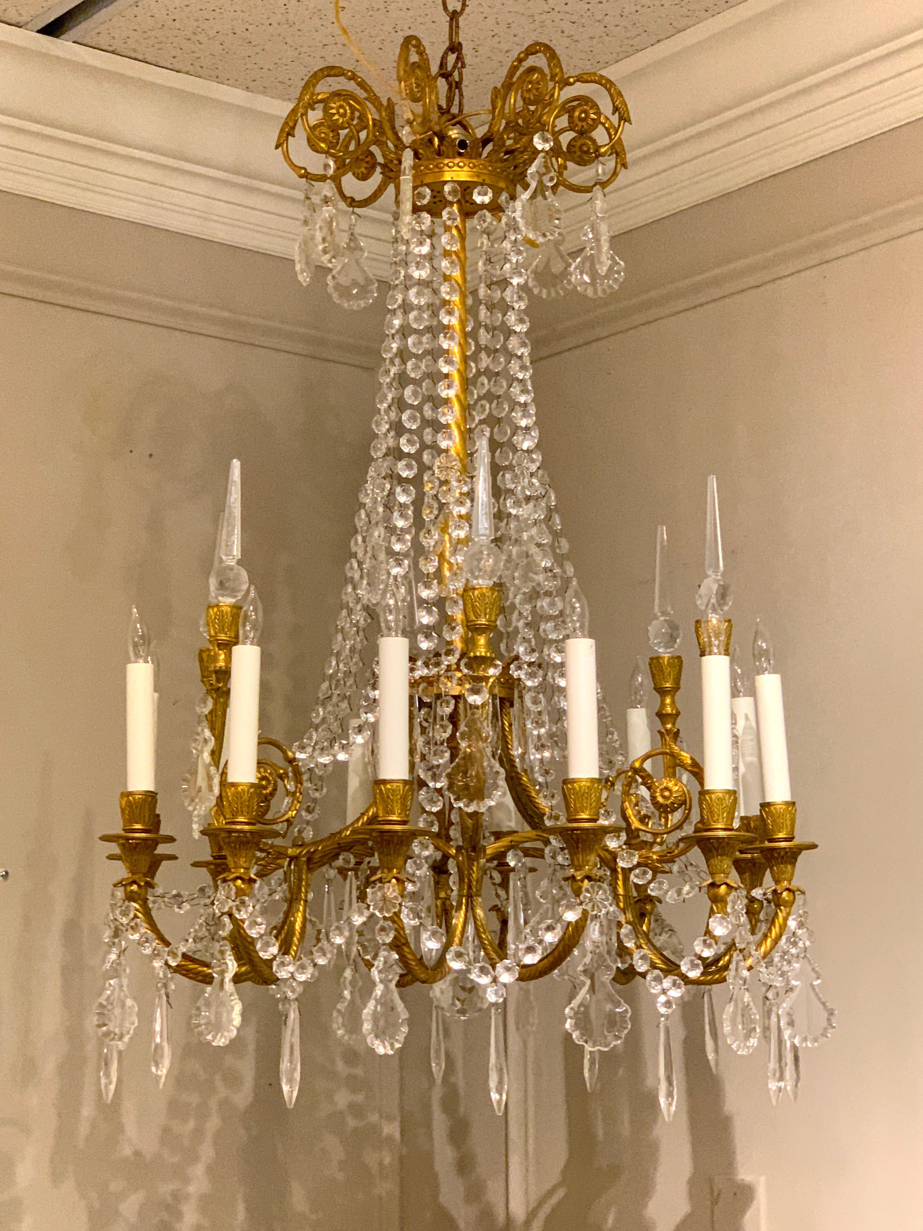 French Neoclassical Ormolu and Crystal 12-Light Chandelier, Paris, circa 1910 4
