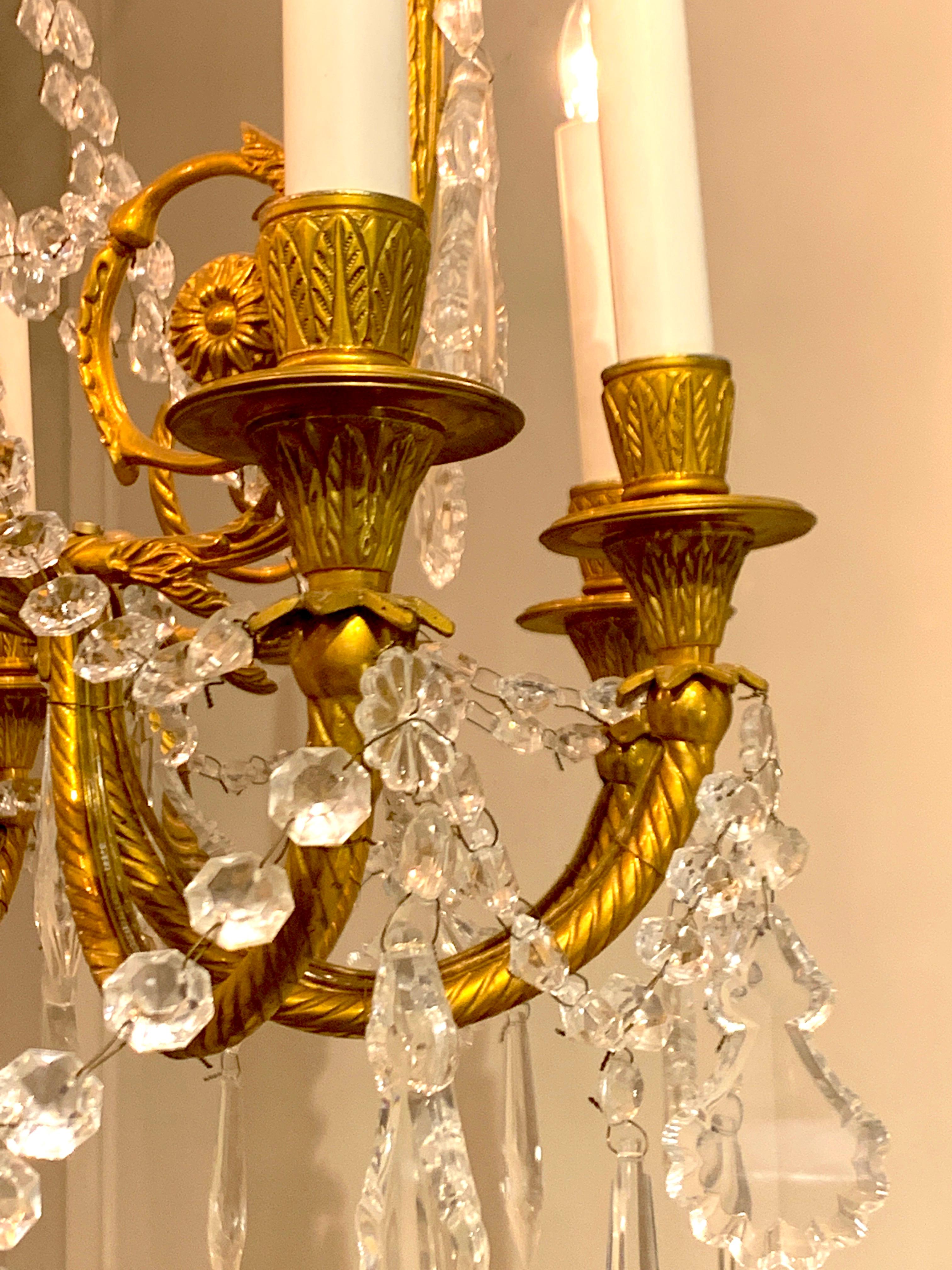 French Neoclassical Ormolu and Crystal 12-Light Chandelier, Paris, circa 1910 For Sale 1