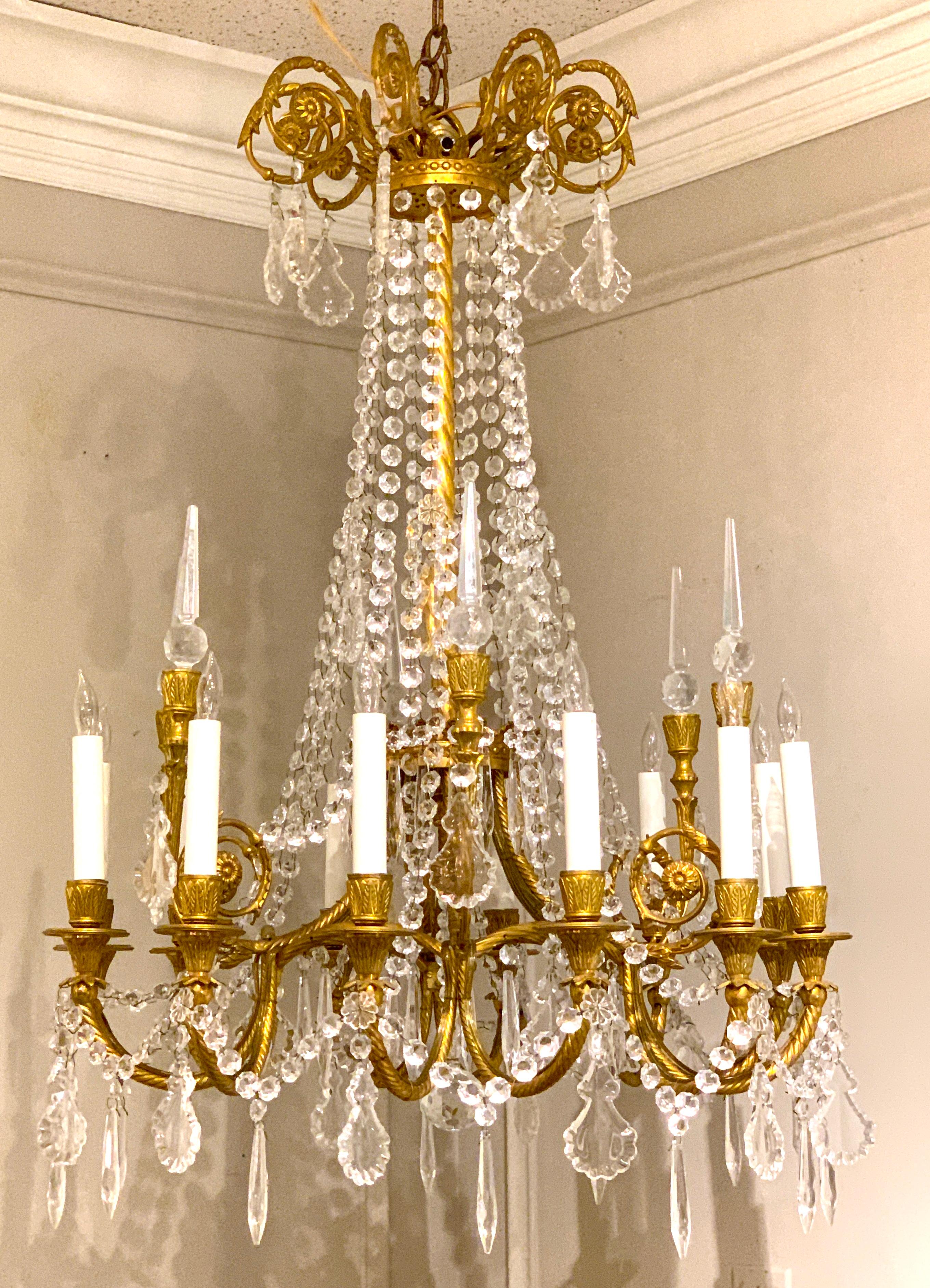 French Neoclassical Ormolu and Crystal 12-Light Chandelier, Paris, circa 1910 For Sale 5