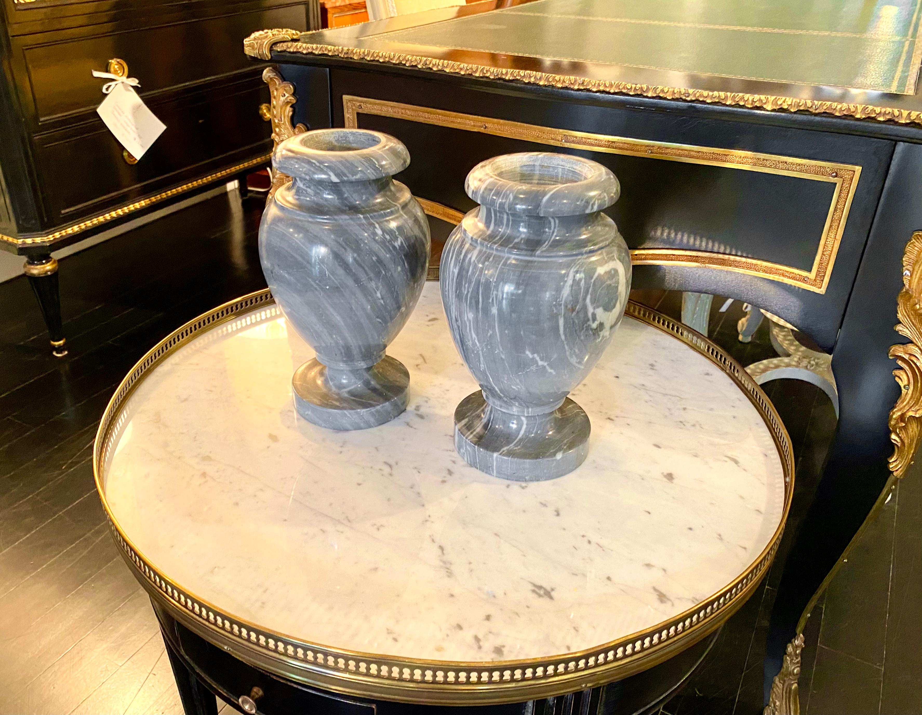 French Neoclassical Pair of Grey Marble Urns For Sale 10
