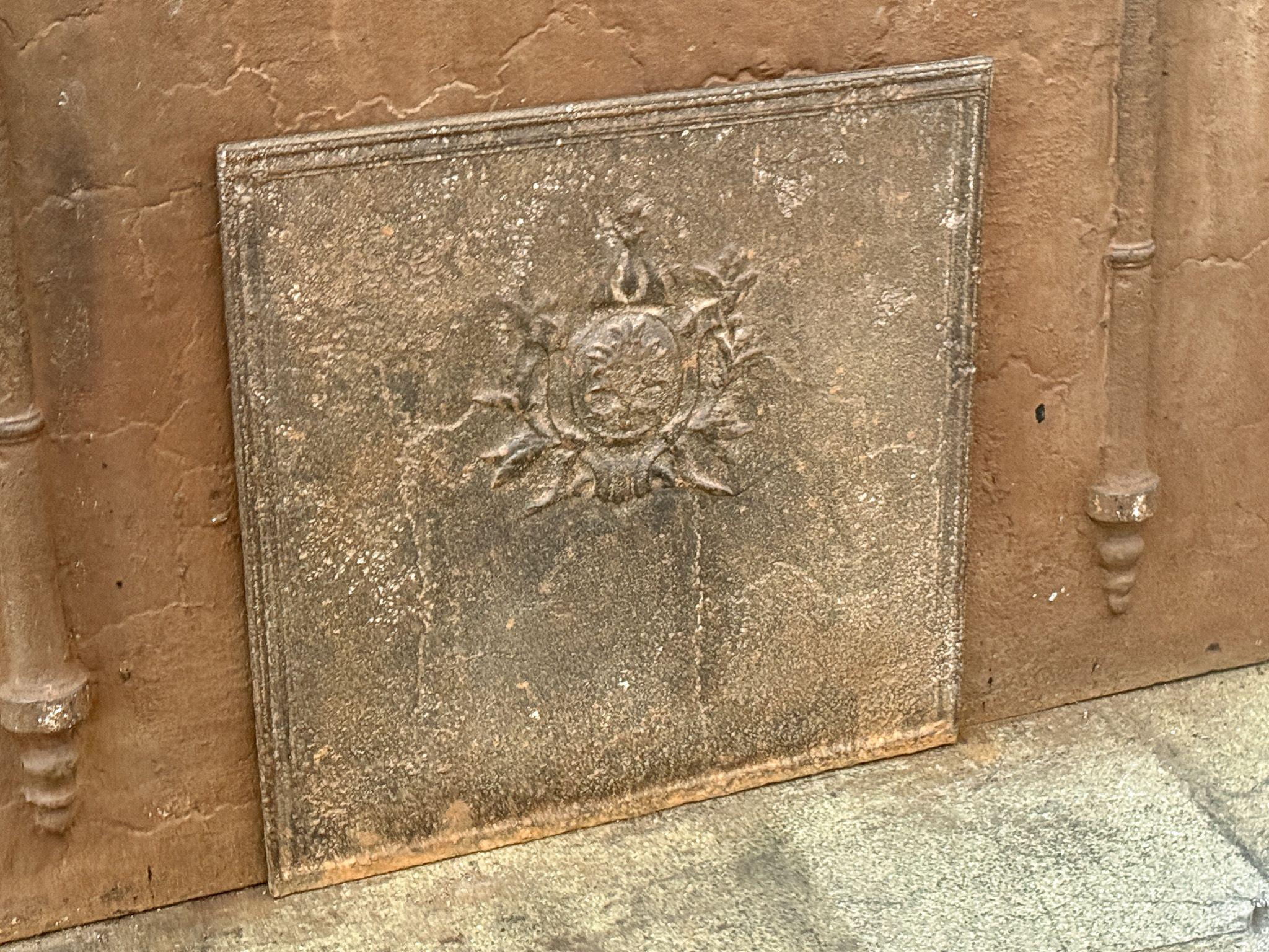 Néoclassique Plaque de cheminée / dosseret d'époque néoclassique française, début C.C. en vente