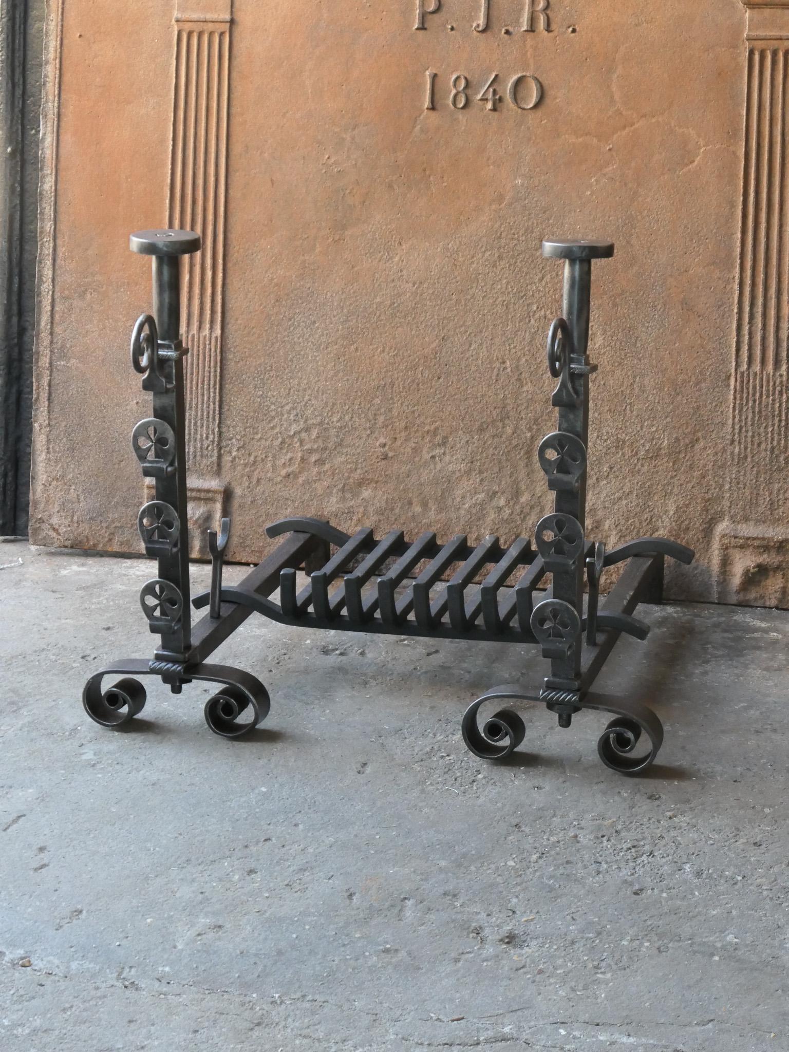 French Neoclassical  Period Fireplace Grate or Fire Basket, 18th - 19th Century For Sale 1