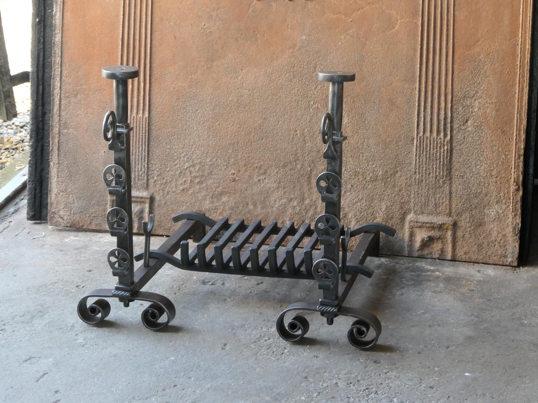French Neoclassical  Period Fireplace Grate or Fire Basket, 18th - 19th Century For Sale 2