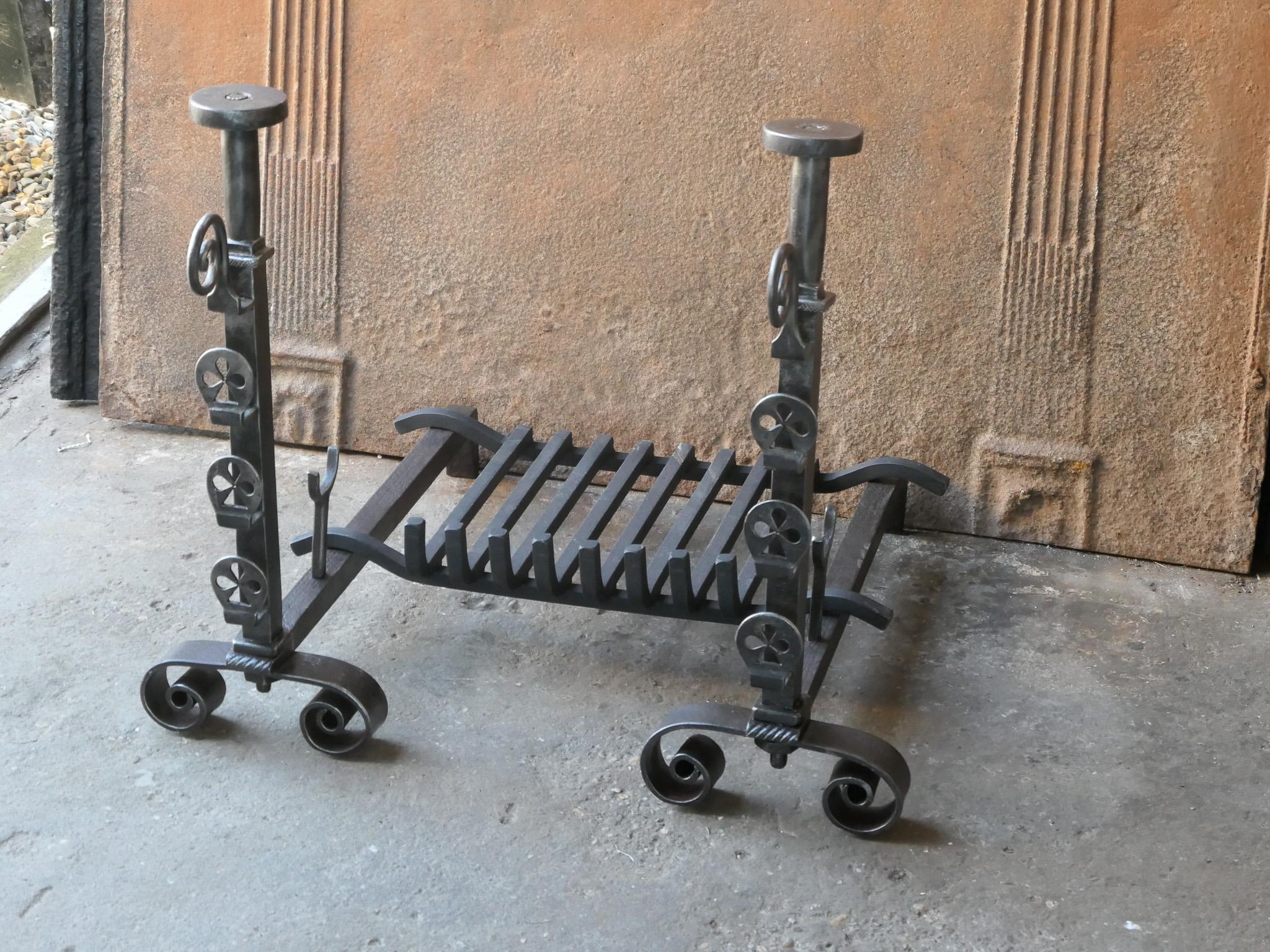 French Neoclassical  Period Fireplace Grate or Fire Basket, 18th - 19th Century For Sale 3