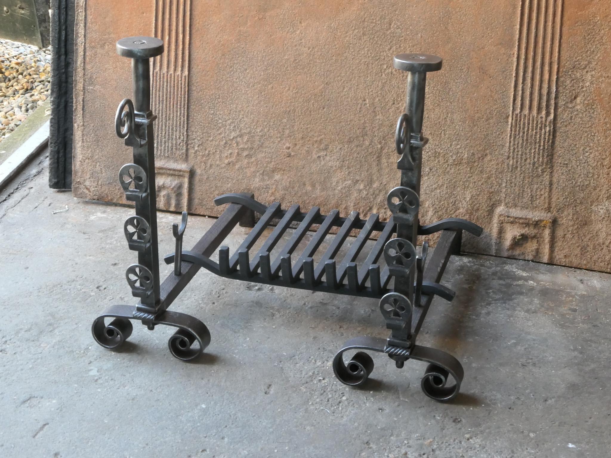 French Neoclassical  Period Fireplace Grate or Fire Basket, 18th - 19th Century For Sale 4