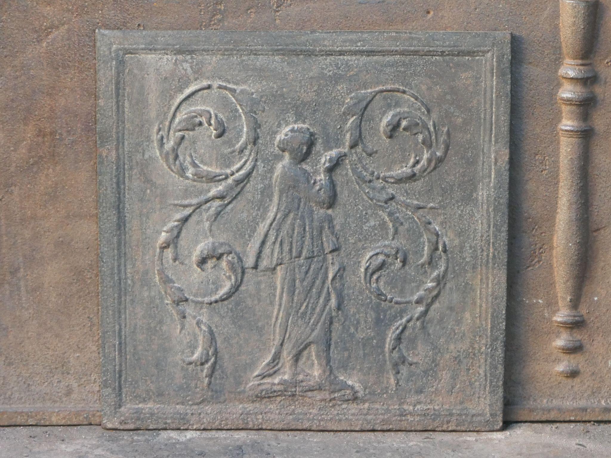 Français Plaque de cheminée « Lady » d'époque néoclassique française, 19ème siècle en vente