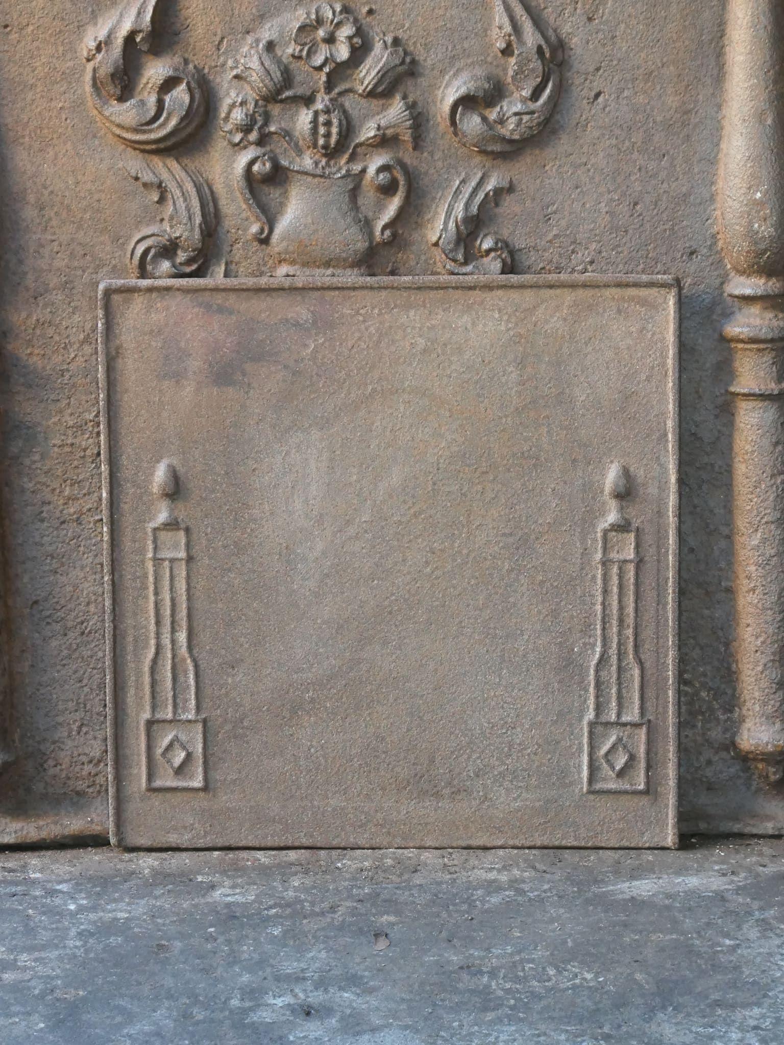 Néoclassique Plaque de cheminée / dosseret 