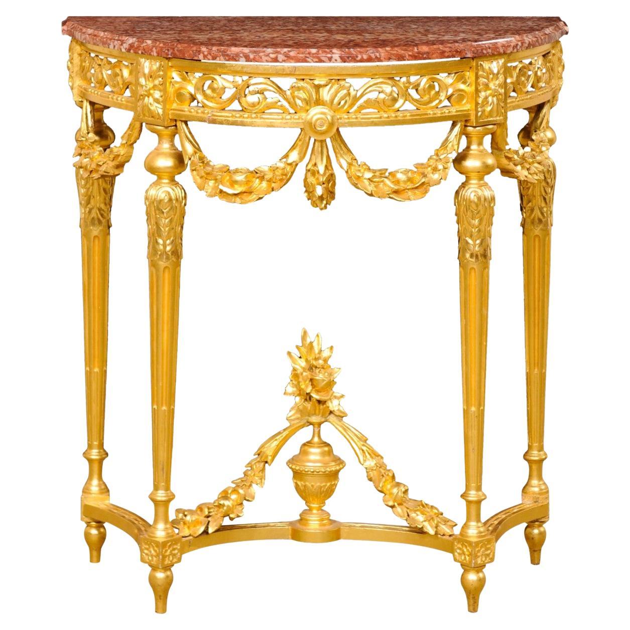 Console néoclassique française de petite taille en bois sculpté et doré avec plateau en marbre