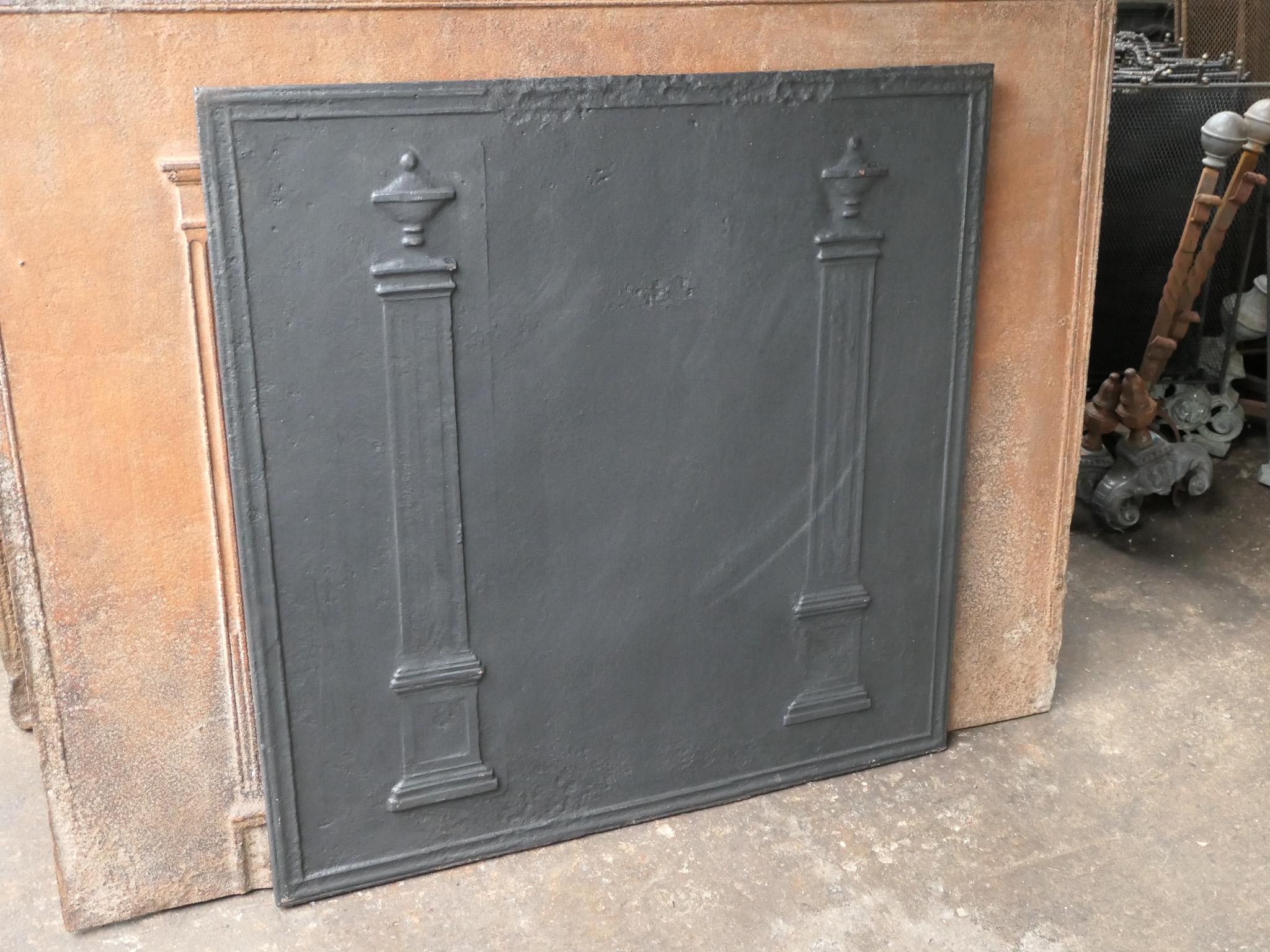 Antique French, Neoclassical 'Pillars of Freedom' Fireback / Backsplash In Good Condition In Amerongen, NL
