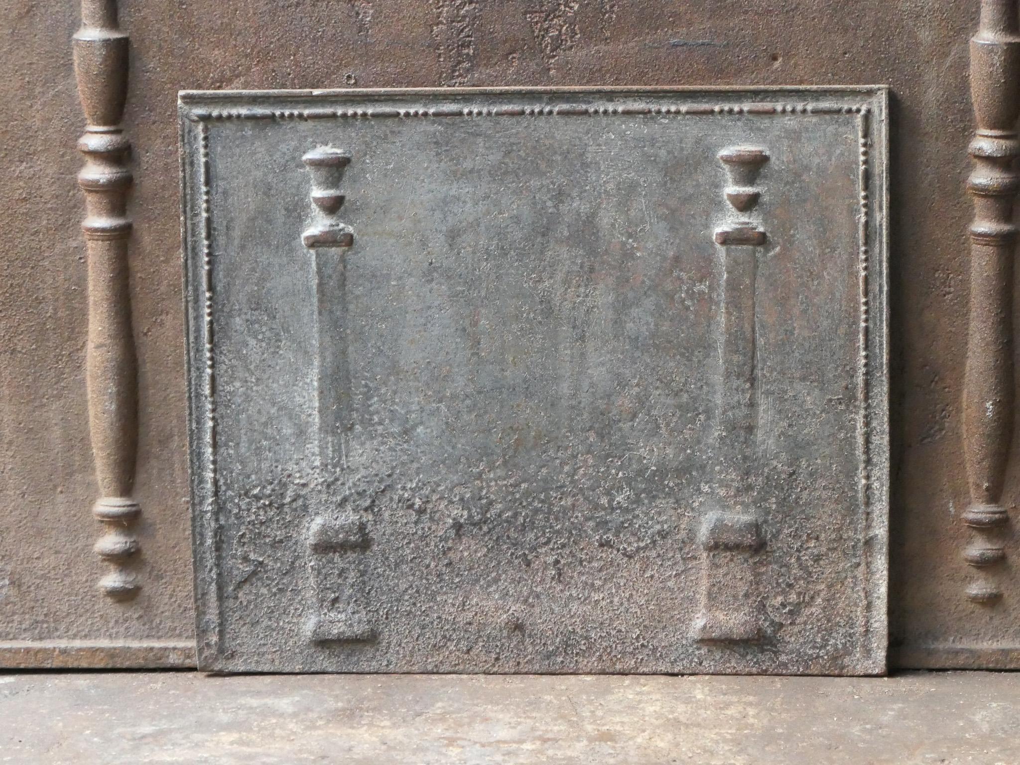 French Neoclassical 'Pillars of Freedom' Fireback / Backsplash, 18th-19th C. In Good Condition For Sale In Amerongen, NL