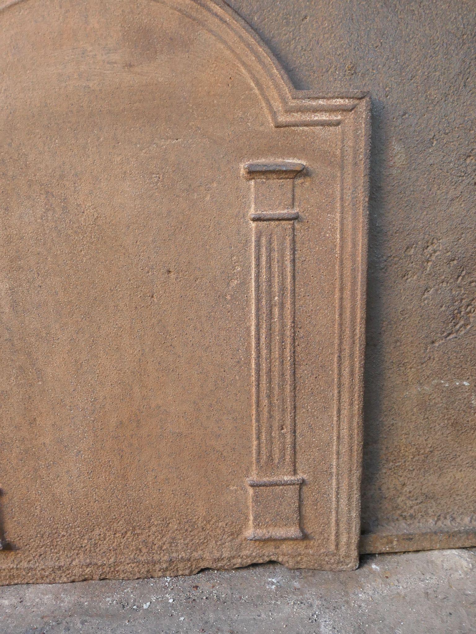 Rivestimento per caminetto/spiaggia neoclassico francese 