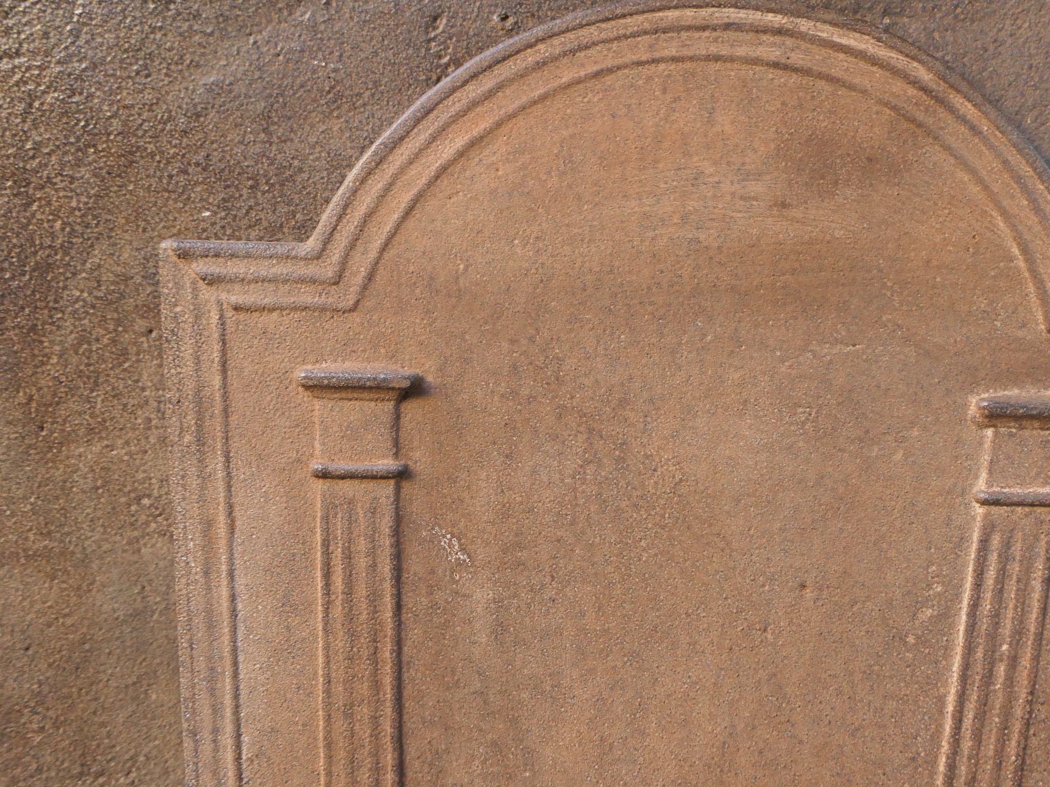 Rivestimento per caminetto/spiaggia neoclassico francese 