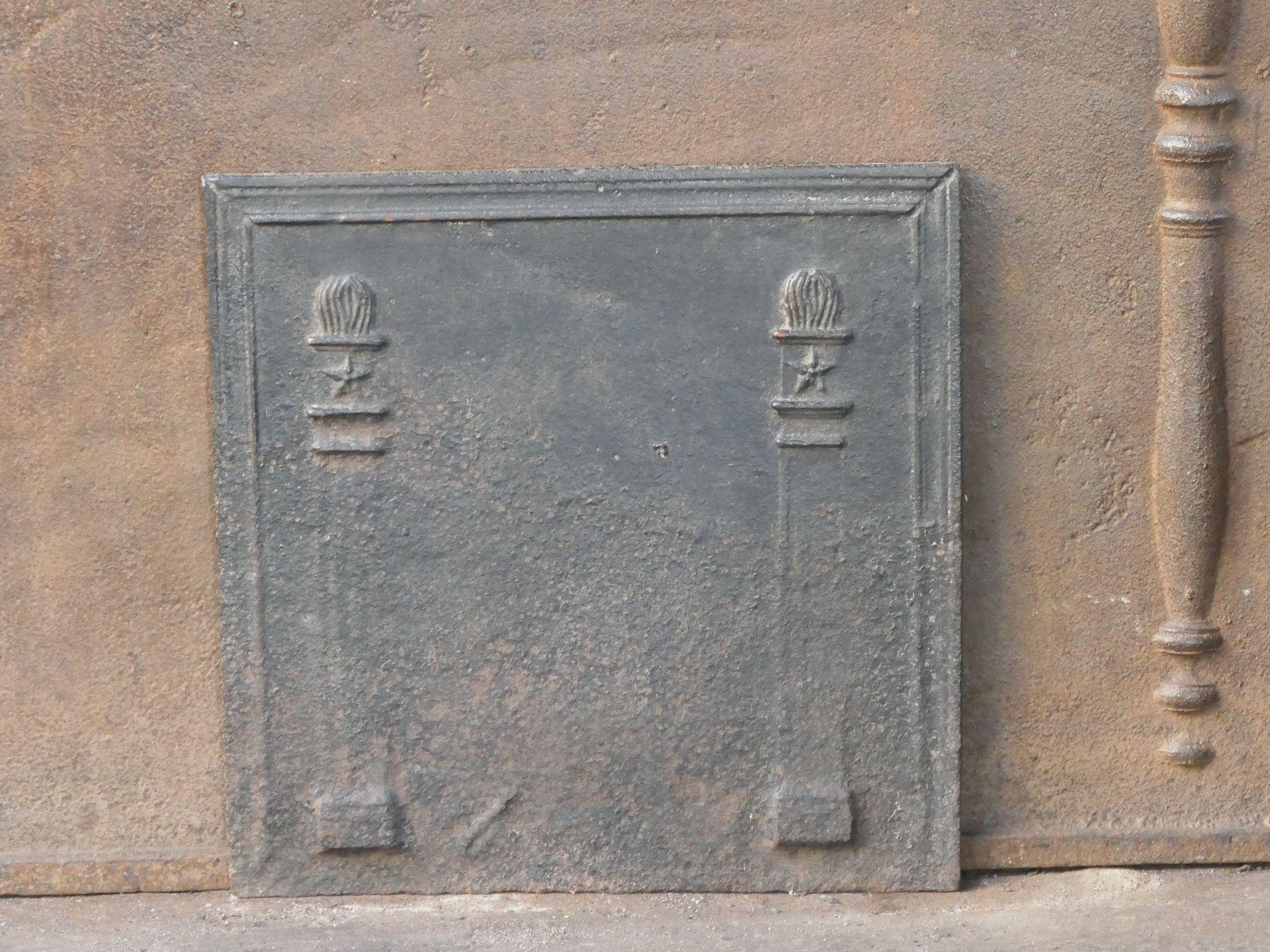 French Neoclassical 'Pillars of Freedom' Fireback / Backsplash, Early 19th C In Good Condition For Sale In Soest, NL