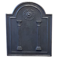 Parafuoco neoclassico francese "I pilastri della libertà", inizio XIX secolo.