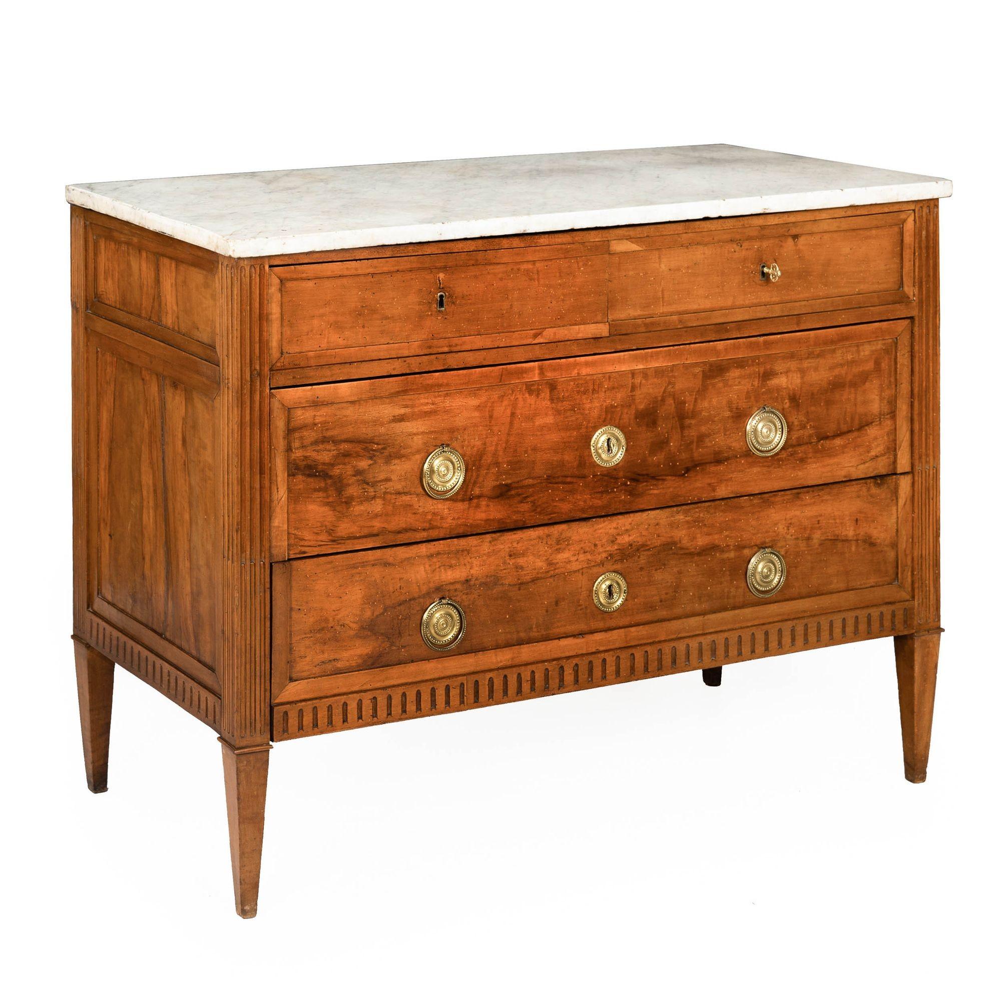 French Neoclassical Provincial Chest of Drawers Commode circa 1800 For Sale 15