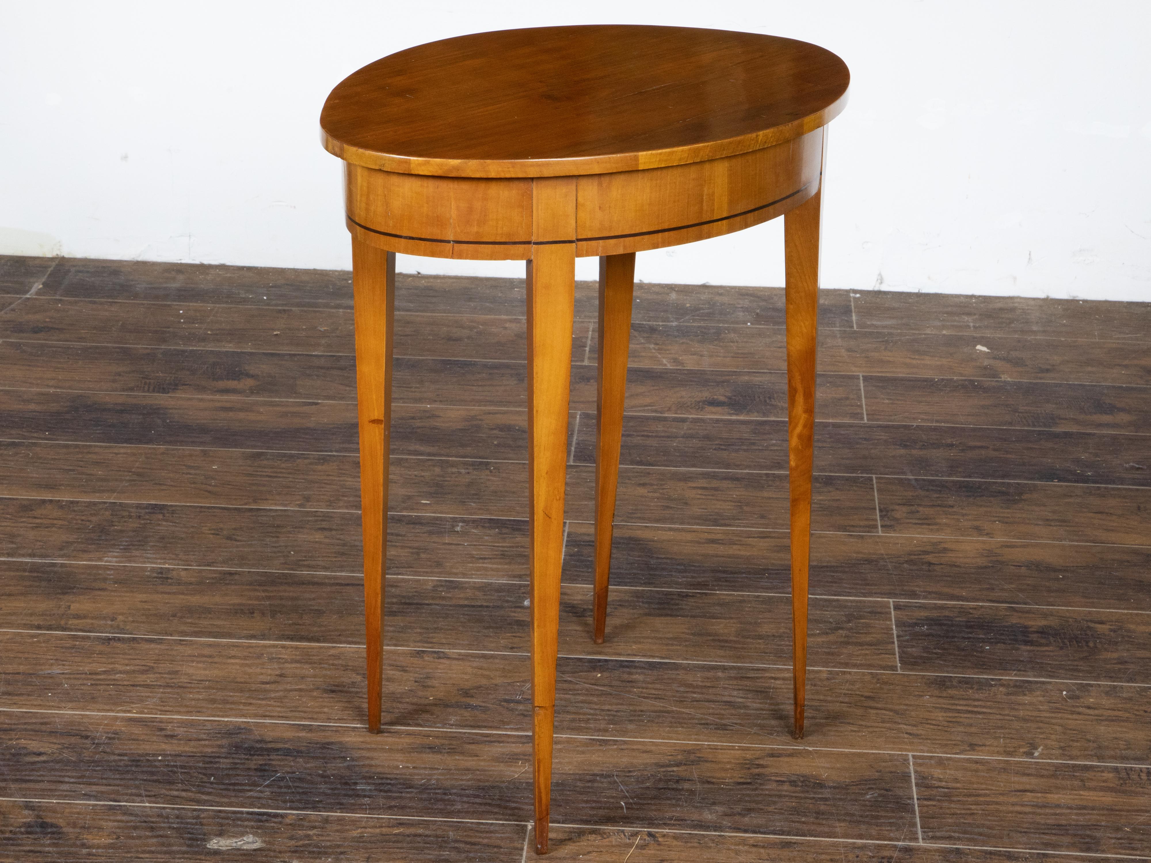 French Neoclassical Style 19th Century Walnut Table with Oval Top, Tapered Legs For Sale 3