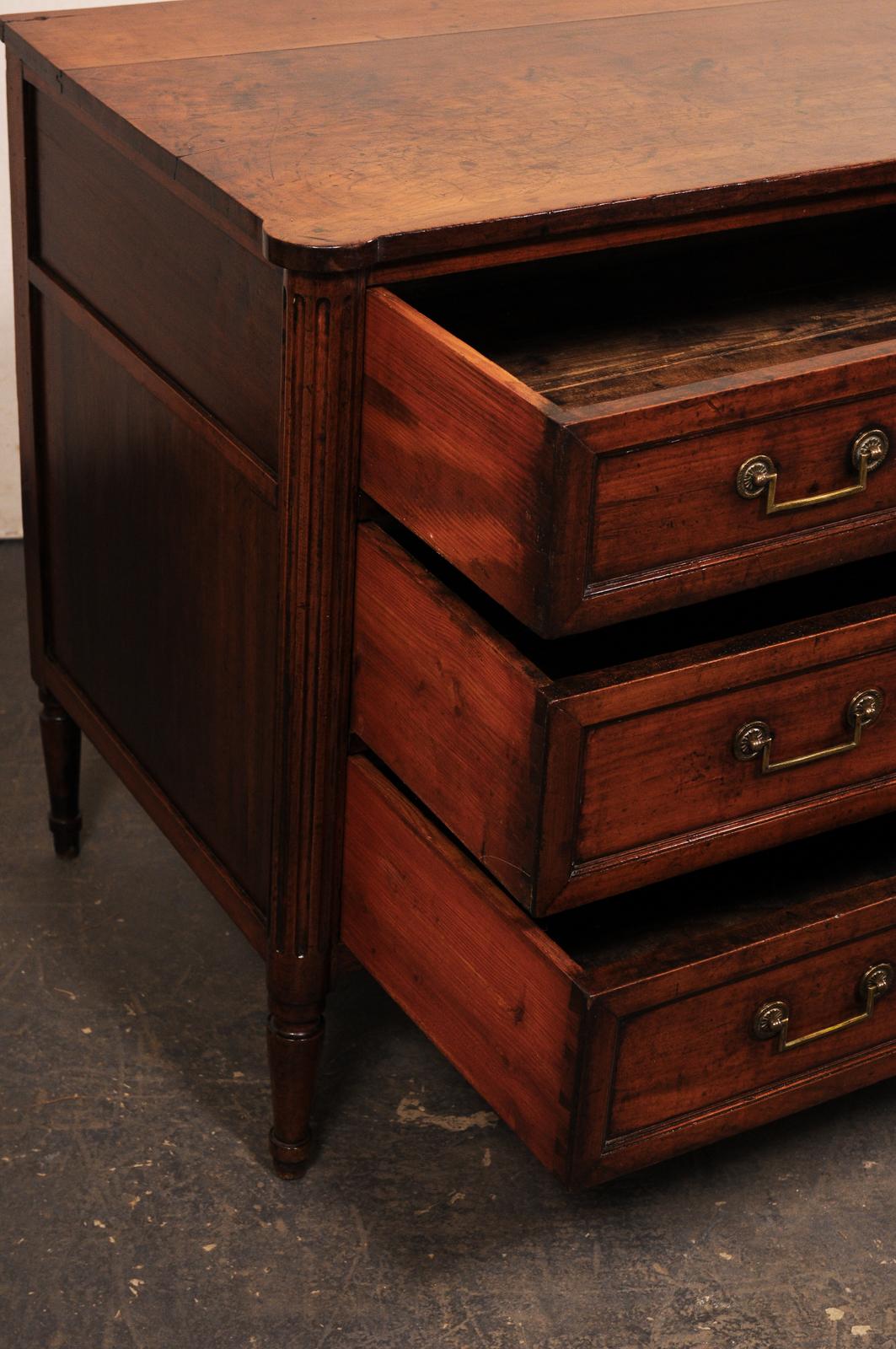 Commode a 3 cassetti in stile neoclassico francese, XIX secolo In condizioni buone in vendita a Atlanta, GA