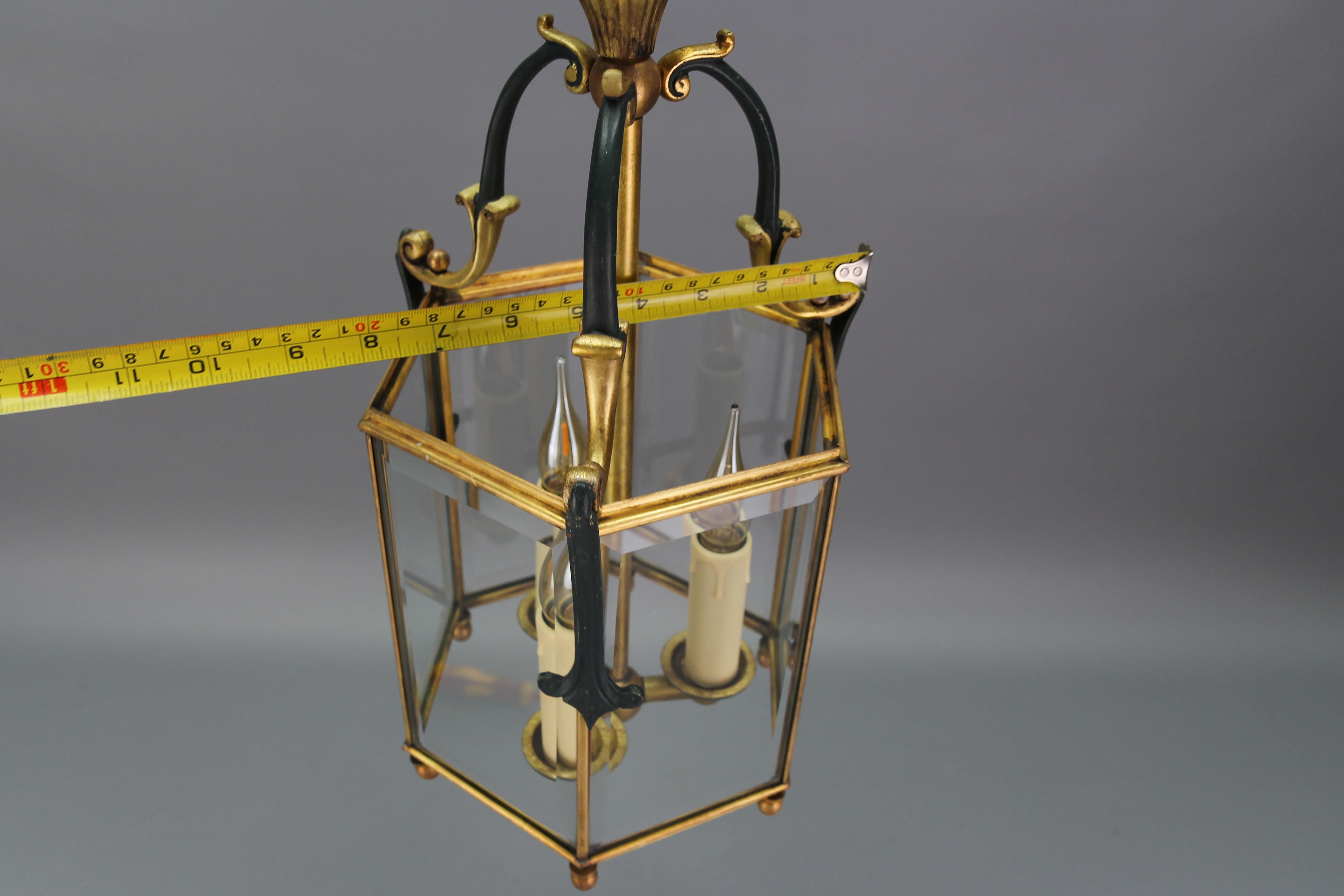 French Neoclassical Style Brass and Beveled Clear Glass Hexagonal Lantern, 1920s For Sale 15