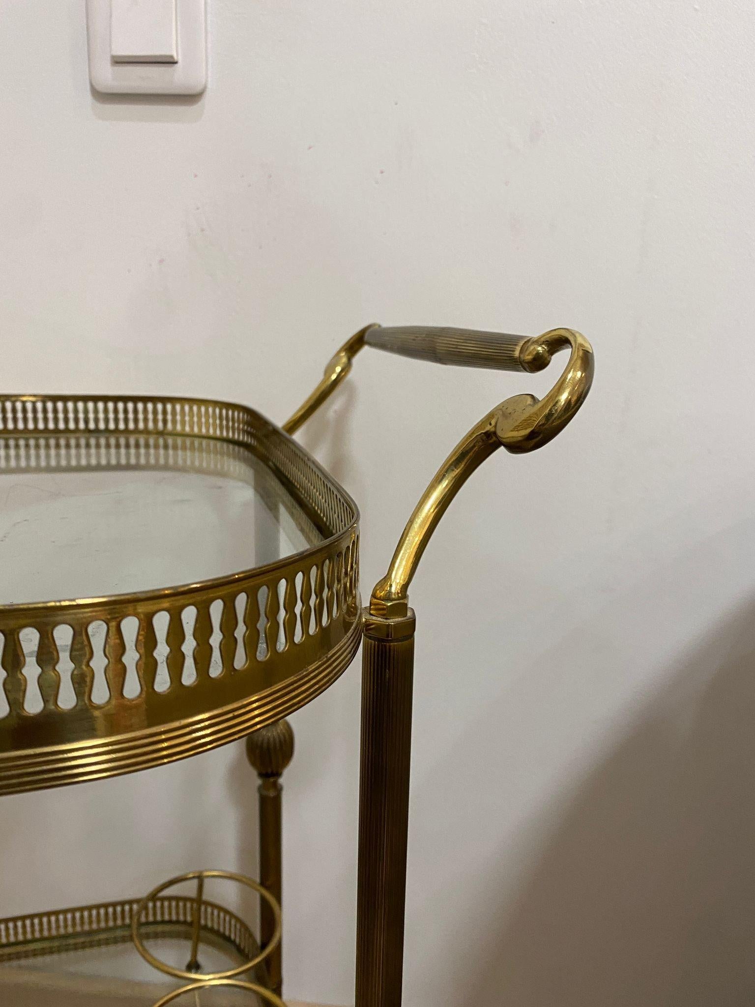 French Neoclassical Style Brass and Glass Bar Cart In Good Condition In Buchanan, NY